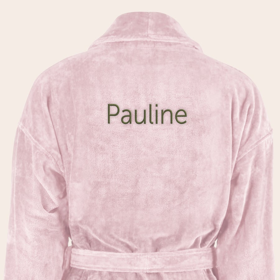 Bademantel Damen mit Namen Rosa Bademantel aus Frottee mit dem Namen Pauline auf dem Rücken bestickt Ihr eigener Bademantel mit Namen bestickt
