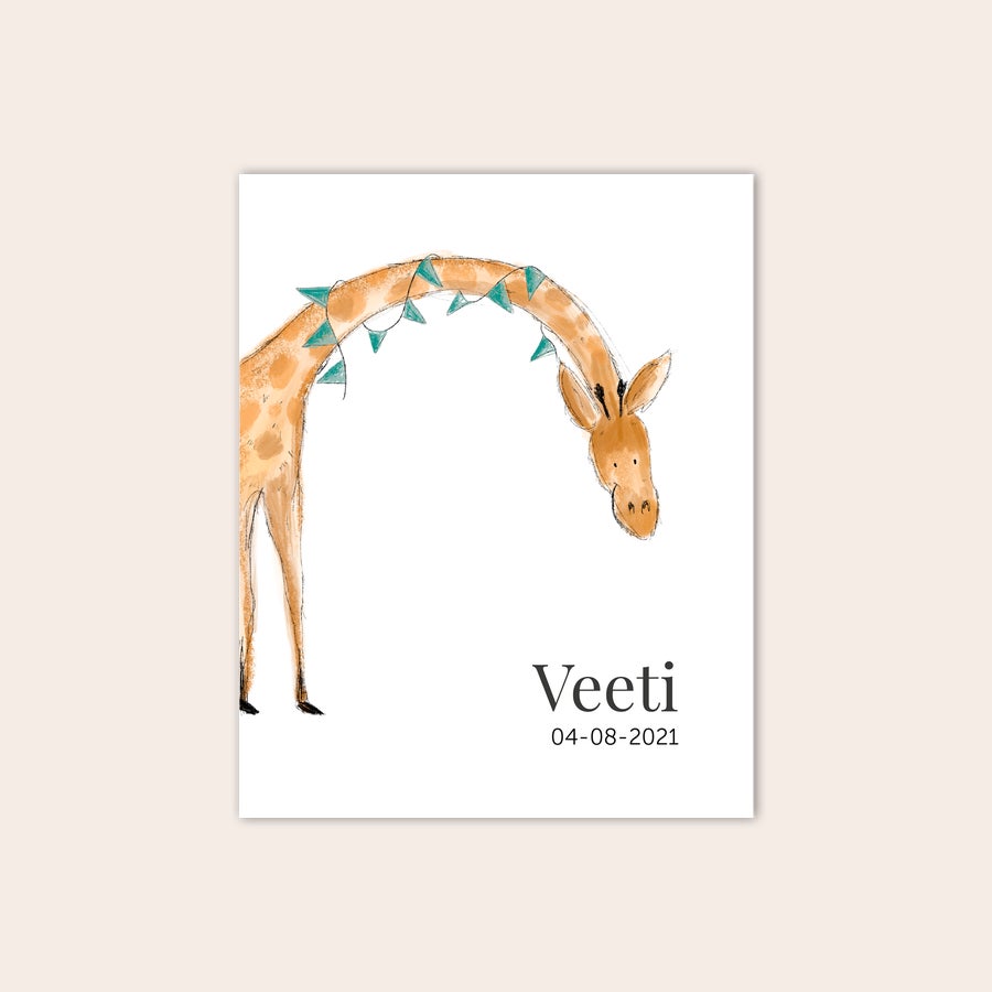 Syntymäjuliste Lastenhuoneen vauvajuliste, jossa on yksilöllinen painatus kirahvista ja nimestä Veeti sekä päivämäärästä 04-08-2021