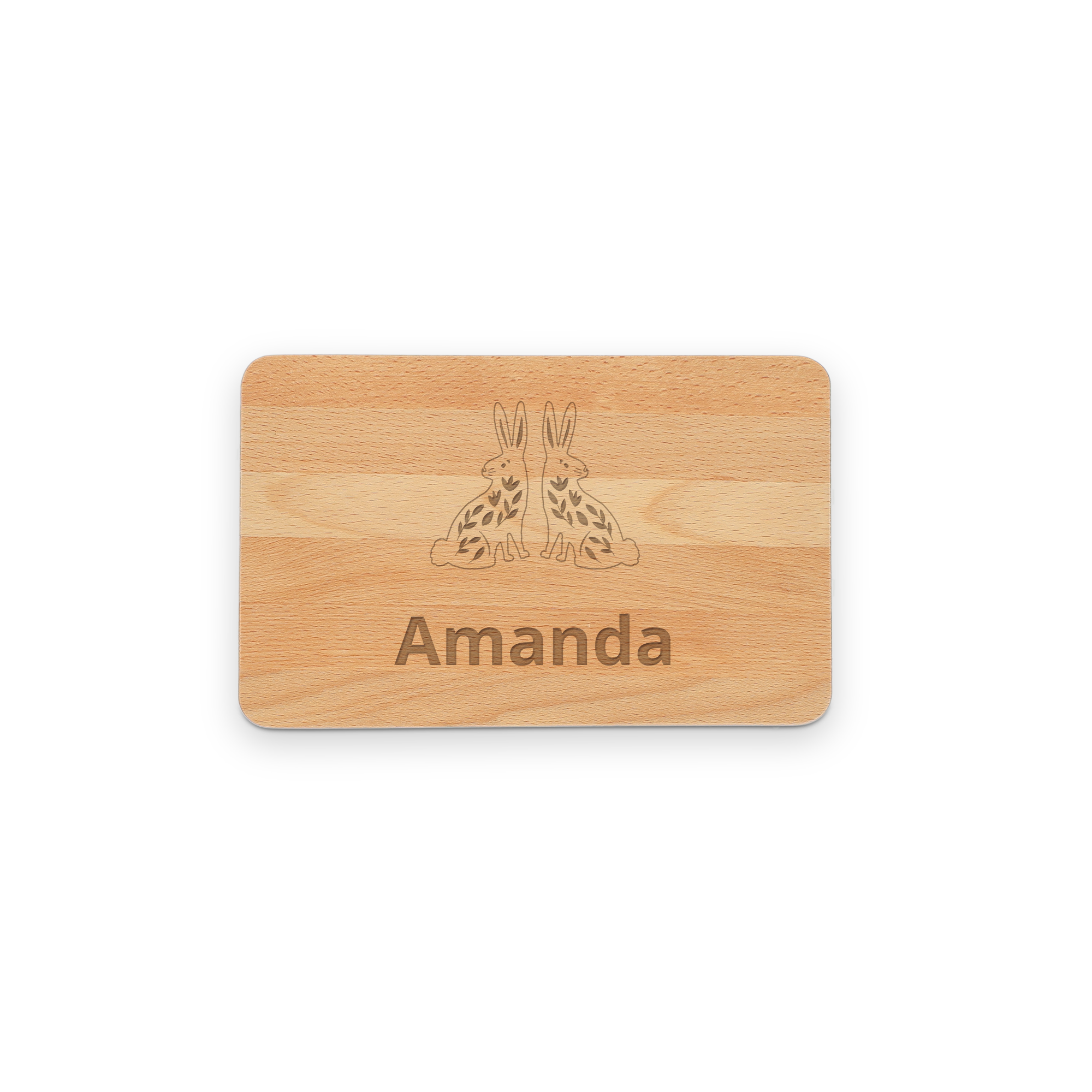 Indgraveret skærebræt af træ med navnet Amanda og kaninmotiv, perfekt til at personalisere