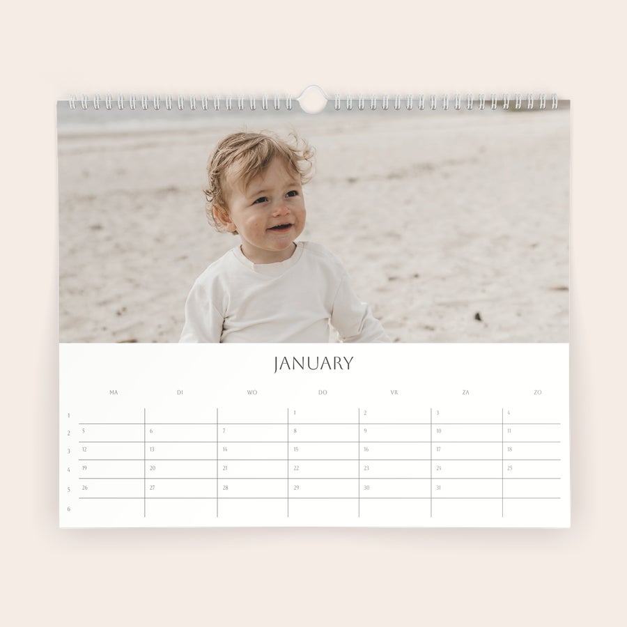 Calendario personalizzato 2026 Calendario personalizzato 2026 con foto stampata di un bambino che sorride per iniziare il 2026 ben preparato