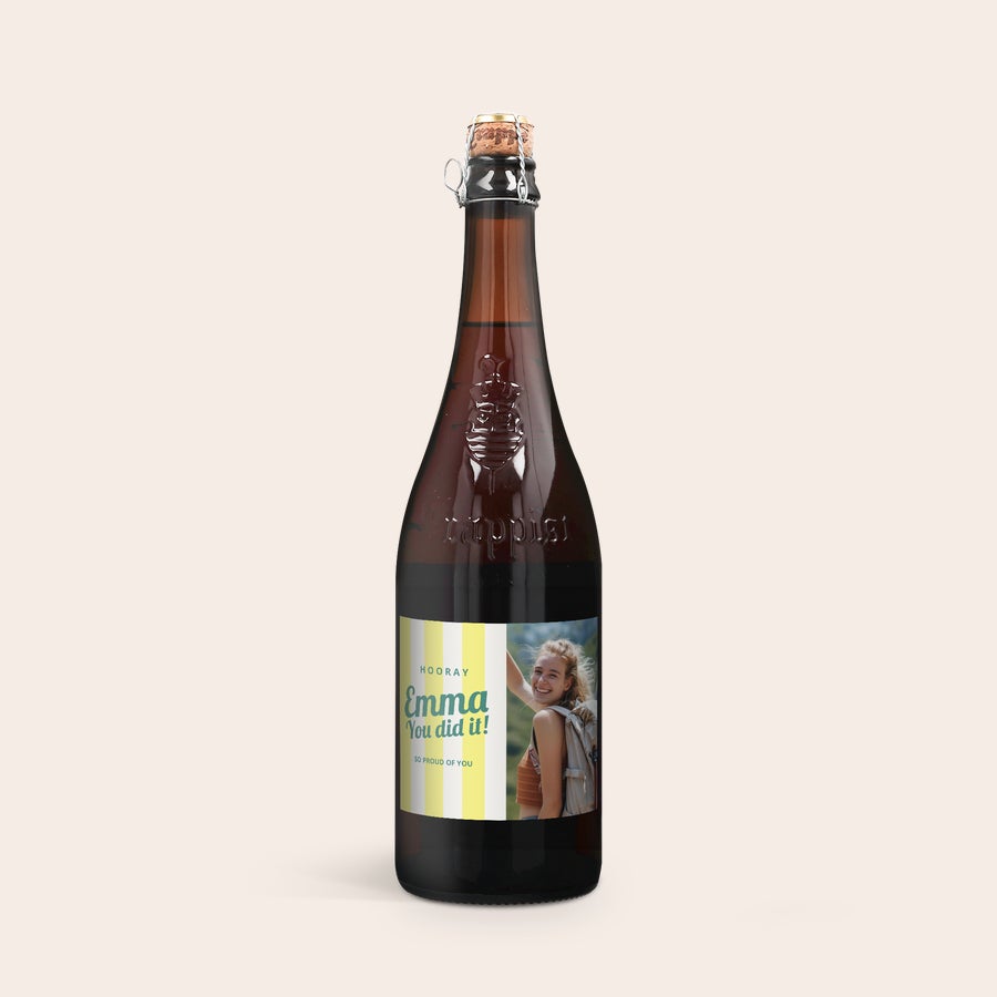 La Trappe Isid'or Sticlă de bere La Trappe Isid'or cu etichetă personalizată, imprimată cu fotografia unei fete și textul Emma You did it