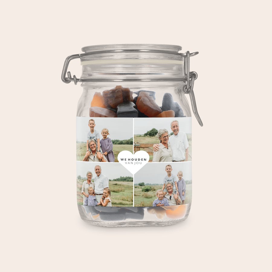 Snoeppot bedrukken Snoeppot bedrukt met familiefoto collage en de tekst 'We houden van jou', gevuld met dropmix.