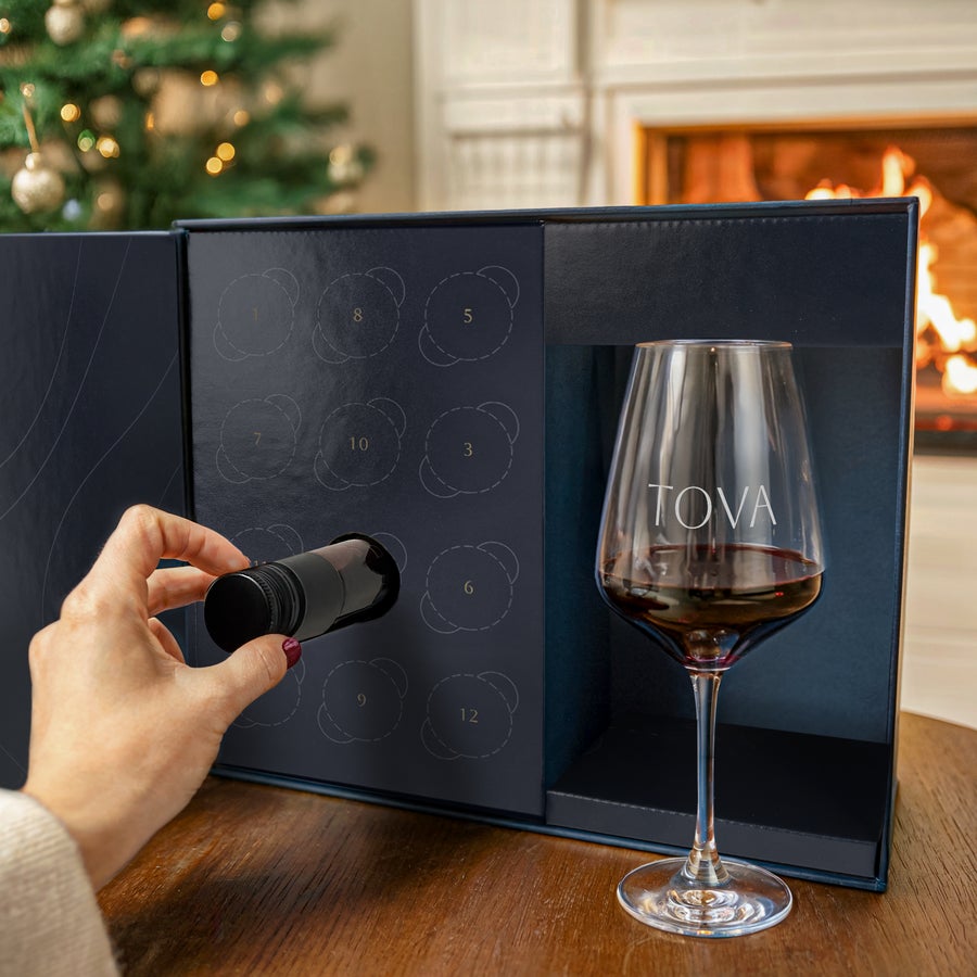 Vin adventskalender - med graverat glas Vin adventskalender - med graverat glas