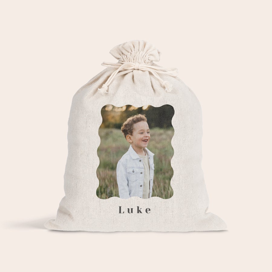 Bolsa de regalo con cordón - Pascua Bolsa de regalo de Pascua con cordón personalizada con una foto de un niño y el nombre Luke impresos.