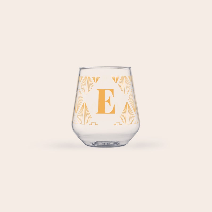 Copo de Água Estampado Copo de água de plástico com design geométrico azul e dourado, estampado com a letra E personalizável.