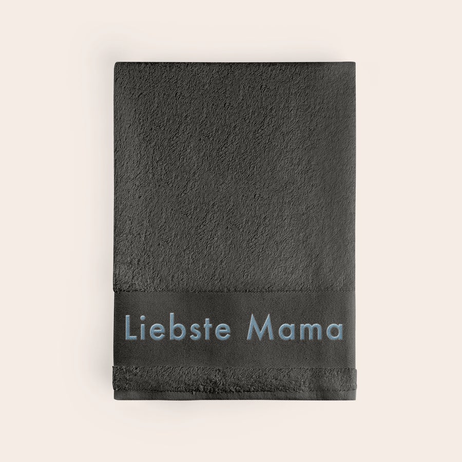 Handtuch mit Namen Anthrazitfarbenes Handtuch bestickt mit "Liebste Mama" in Hellblau, ein personalisierbares Handtuch mit deinem Namen