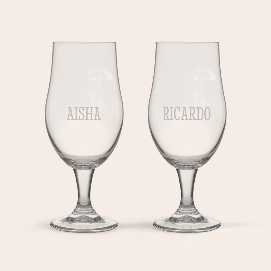 Personalised home beer brewing kit including glasses Two beer glasses with custom engraved names Aisha and Ricardo ideal for a beer lover