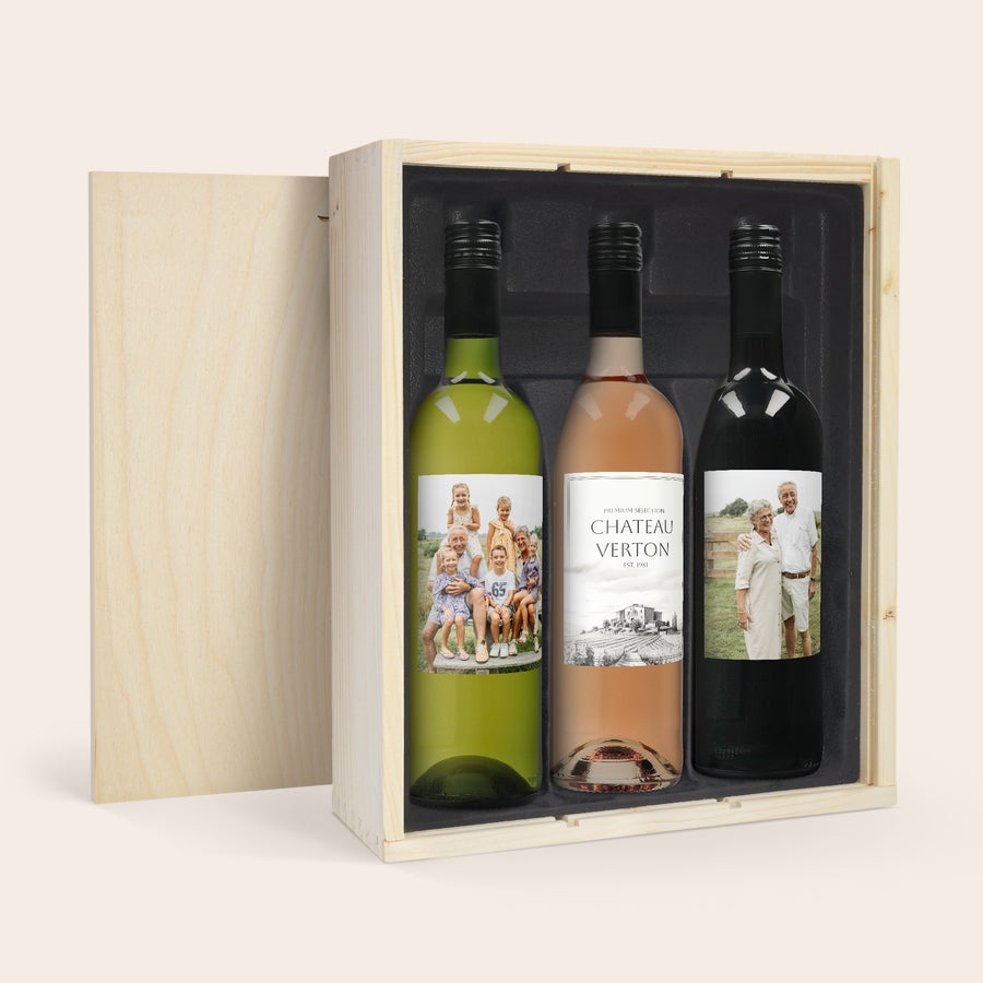 Belvy Set de regalo de vinos Belvy en caja de madera con etiquetas personalizadas con fotos familiares.