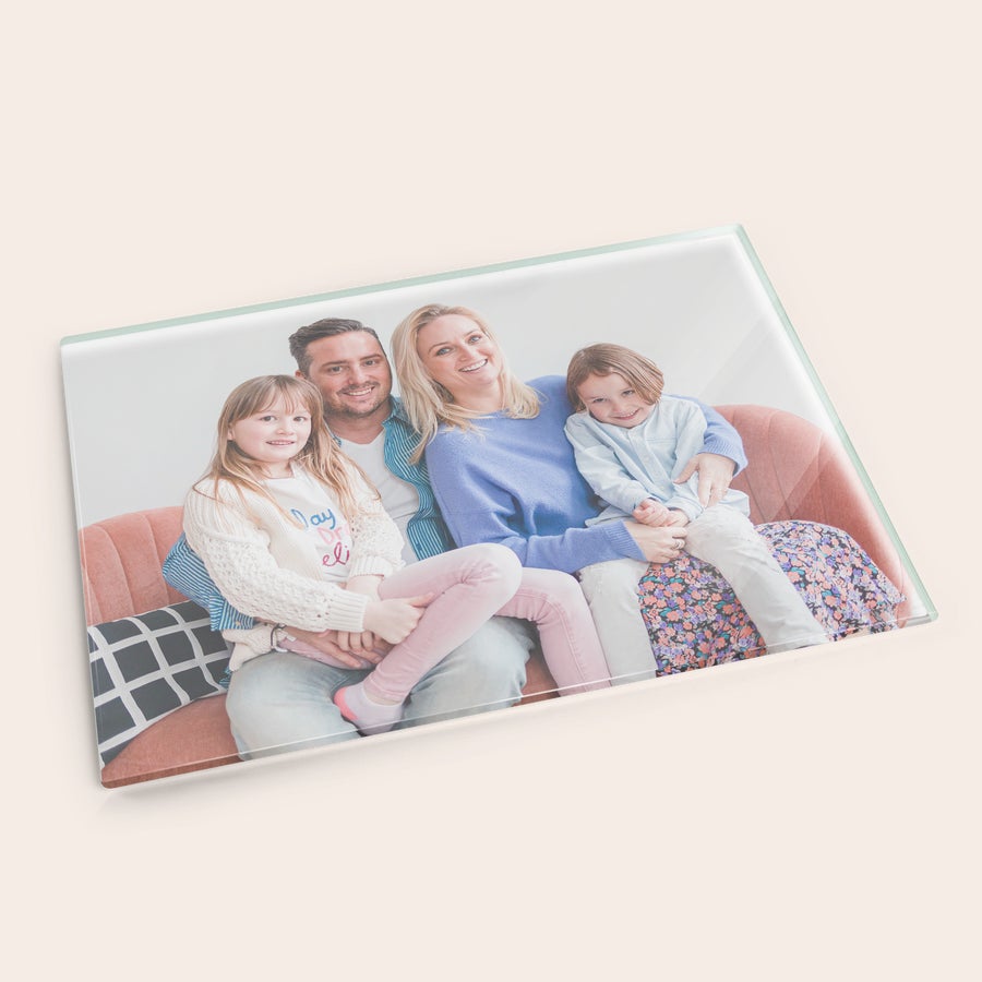 Snijplank bedrukken Luxe bedrukte snijplank van glas met familiefoto, een gepersonaliseerd cadeau