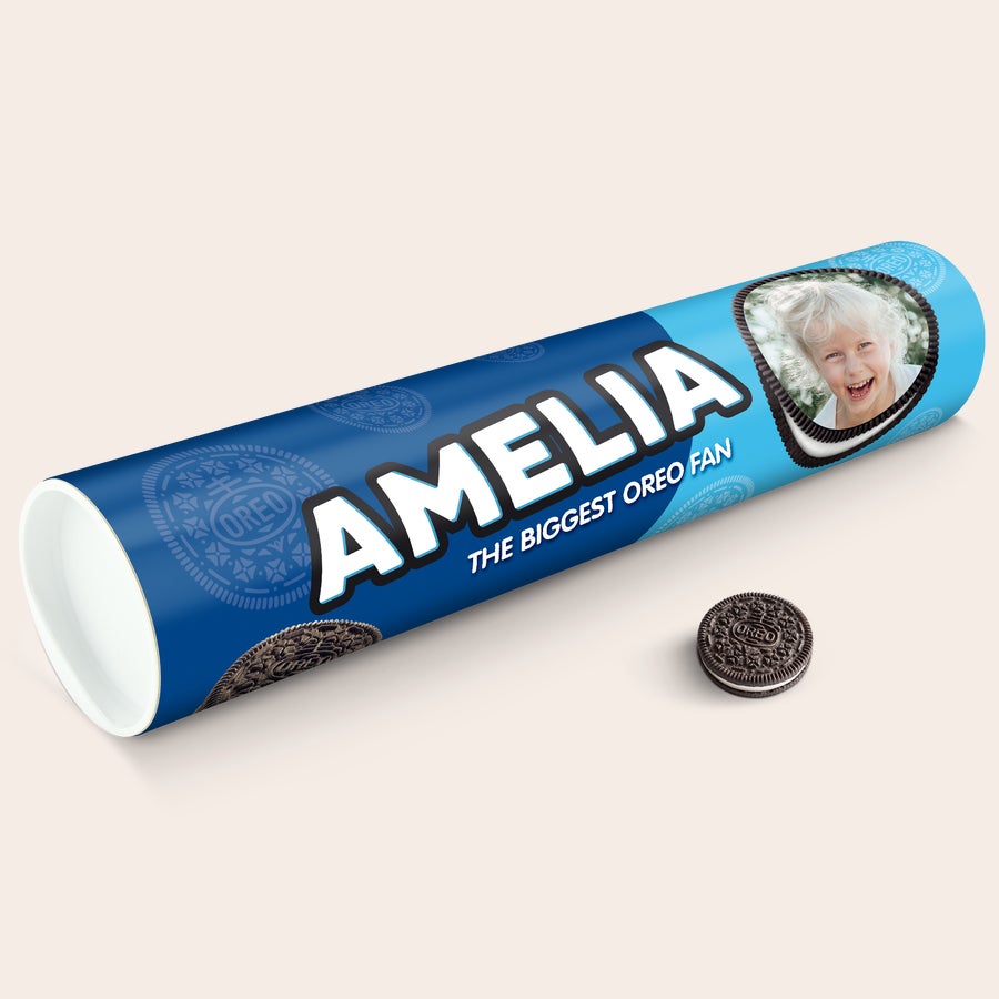 Mega Oreo v dárkové krabičce se jménem a fotografií Mega Oreo dárkové balení s fotografií a jménem AMELIA, ideální pro milovníky sladkého