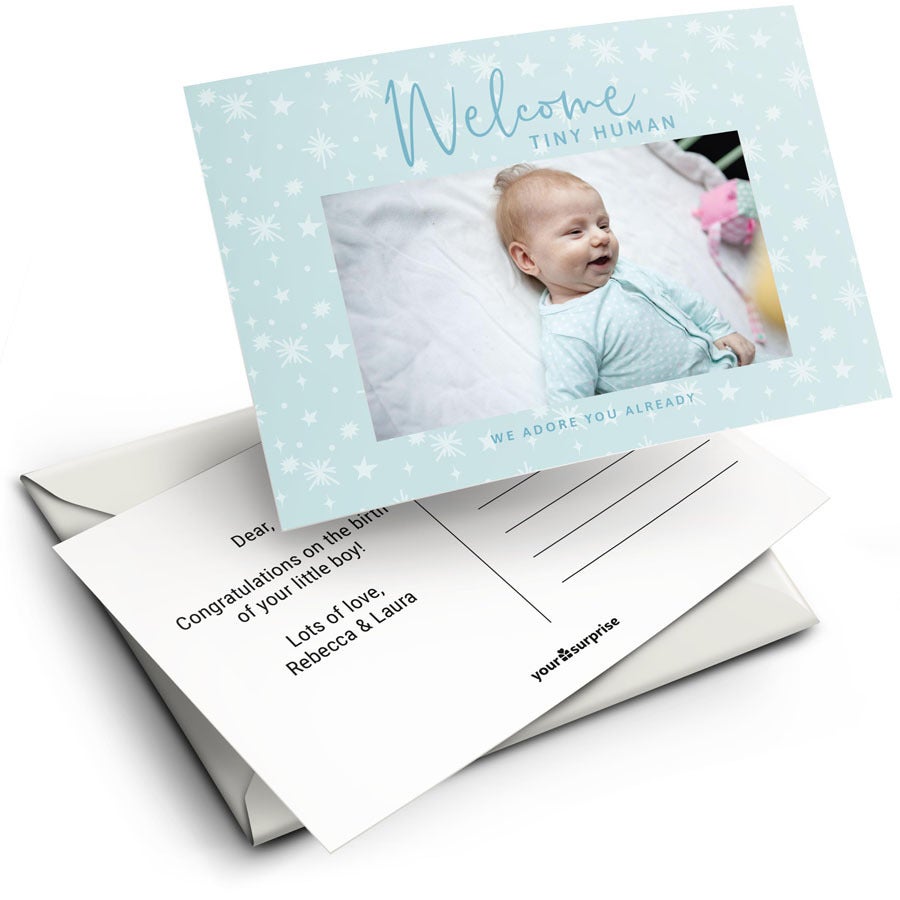 Személyre szabott üdvözlőlap újszülött üdvözlésére, baba fotójával és "Welcome Tiny Human" felirattal, nyomtatott üzenettel