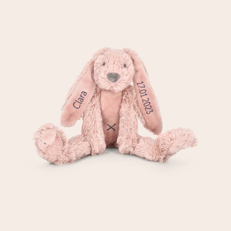 Dou Dou - Happy Horse Peluche personalizado Tiny Rabbit Richie rosa con nombre Clara y fecha 17.01.2023 bordados en las orejas.