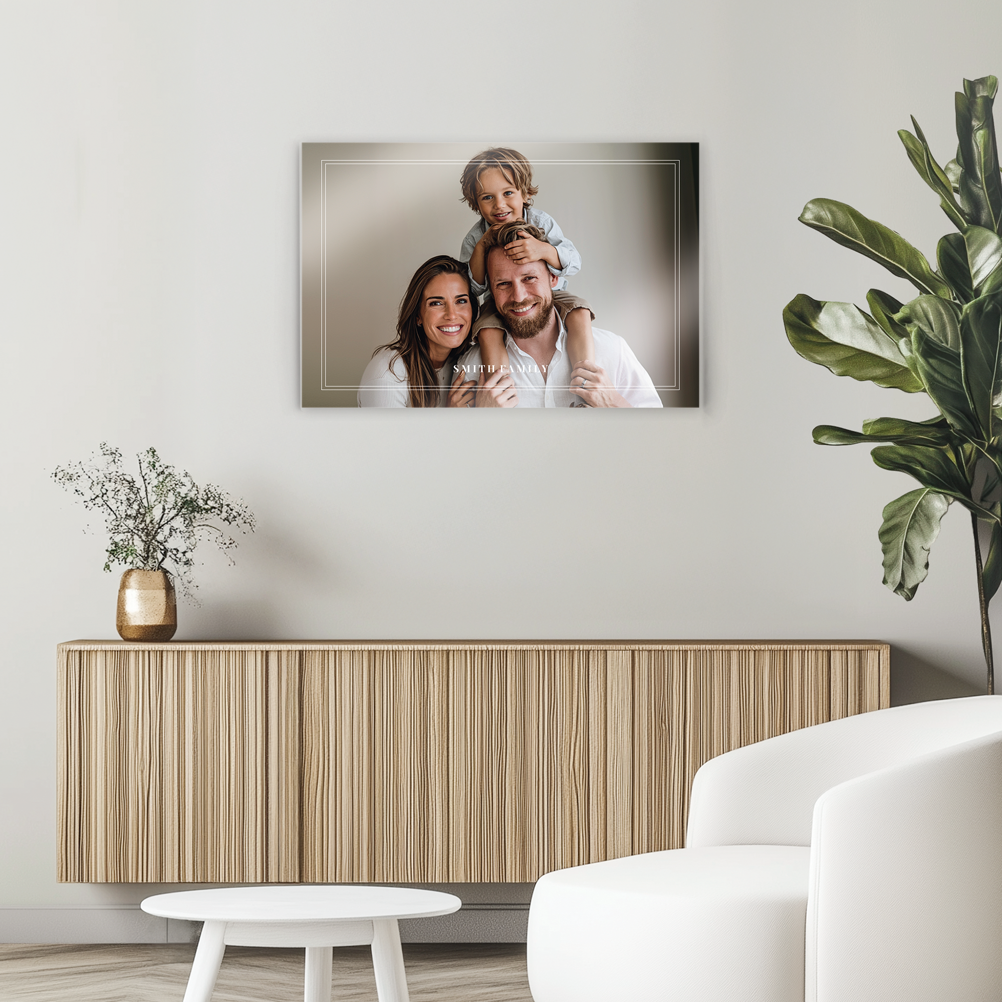 Fotografia in acrilico personalizzata con la foto di una famiglia e la scritta Smith Family stampata
