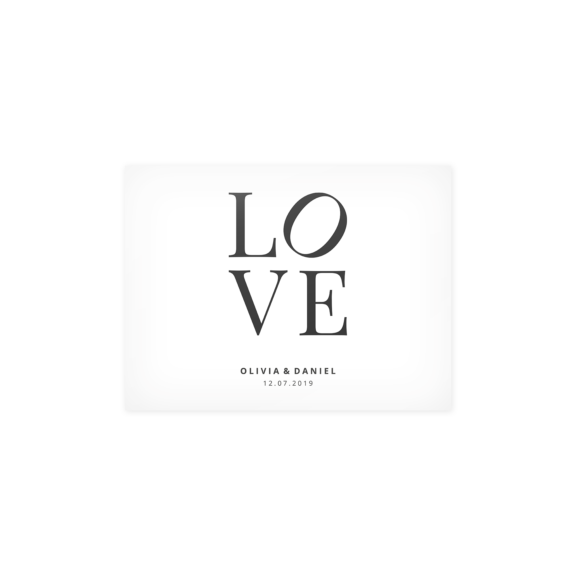 Poster con foto nero con la scritta LOVE e personalizzato con i nomi OLIVIA DANIEL e la data 12.07.2019