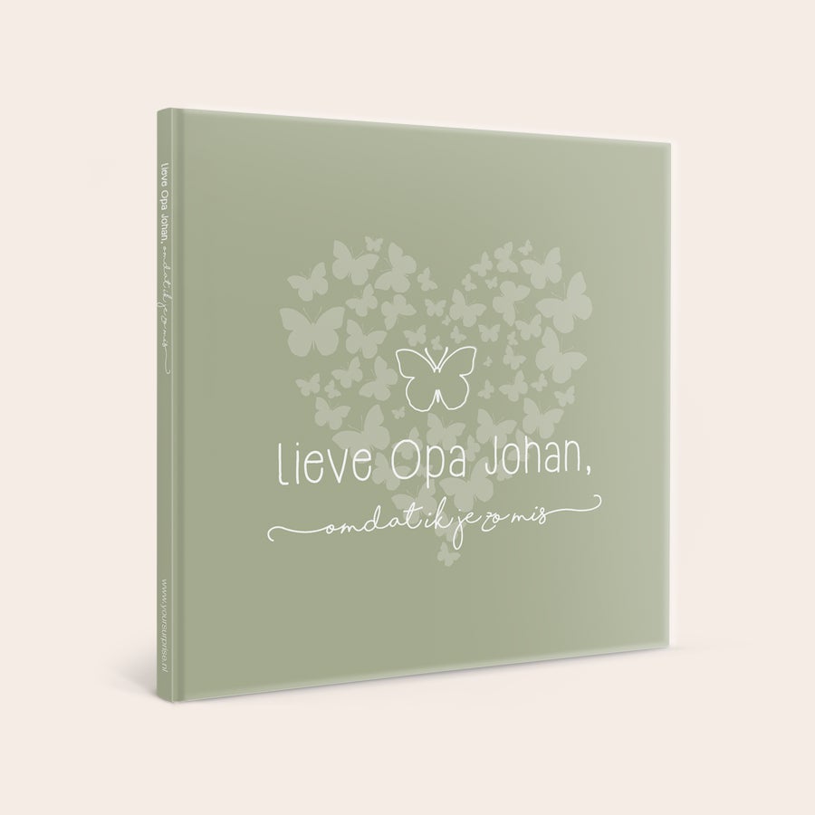 Boek "Lieve Opa, omdat ik je zo mis" met naam Gepersonaliseerd boek - Lieve Opa, omdat ik je zo mis - Softcover met vlinders en aangepaste naam, gedrukt.