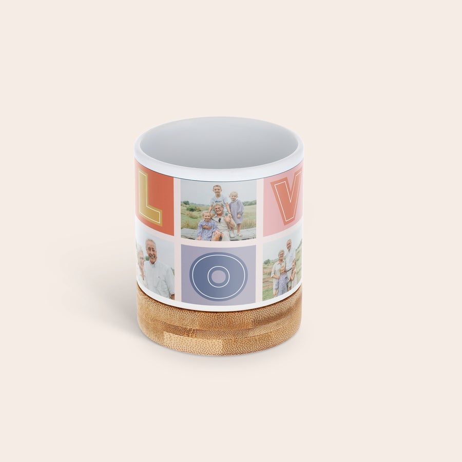 Bloempot met foto Gepersonaliseerde bloempot met foto's en de letters LOVE, gedrukt op glanzend keramiek met bamboe onderzetter om hun groen een persoonlijk tintje te geven.