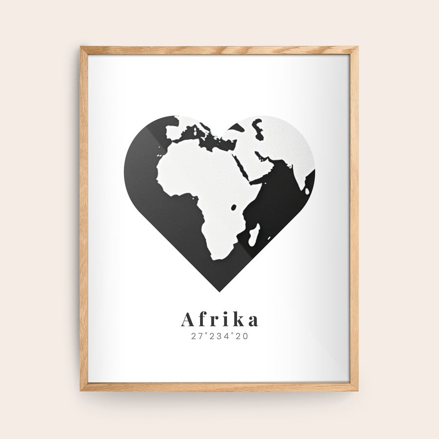 Foto Stampata con Cornice Stampa personalizzata su carta con mappa dell'Africa a forma di cuore e cornice in legno da appendere alla parete