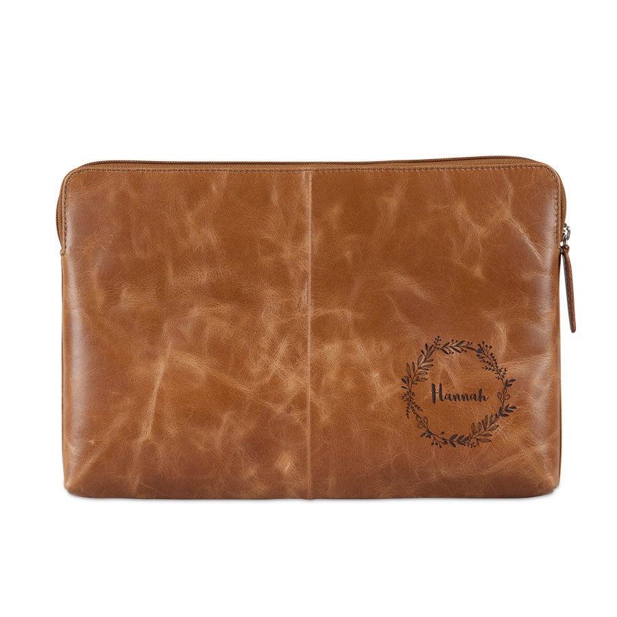 Personlig luksus skinn laptop etui, gravert med navnet Hannah og et kransdesign.