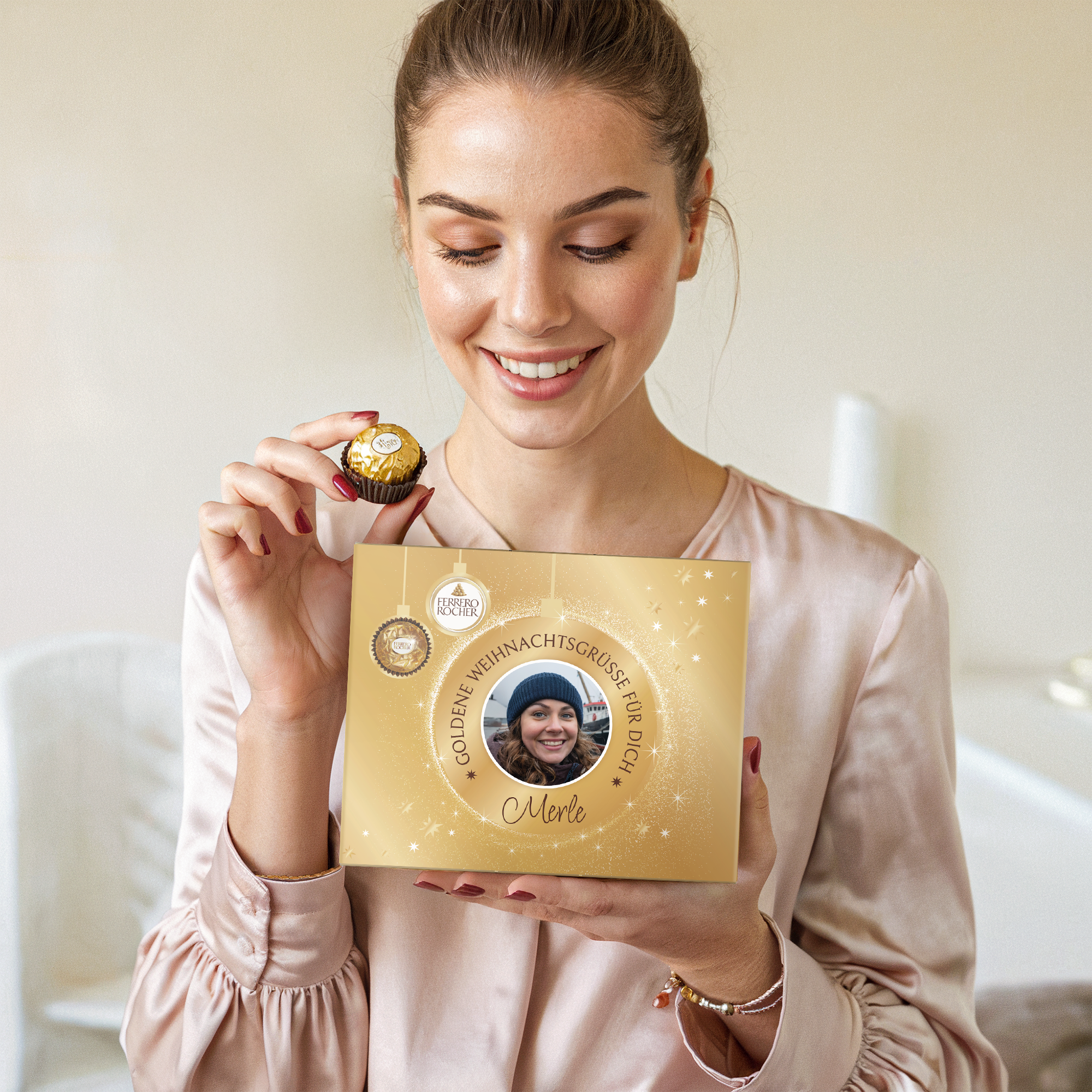 Personalisiertes Ferrero Rocher Geschenk mit Foto und Name auf goldener Verpackung bedruckt