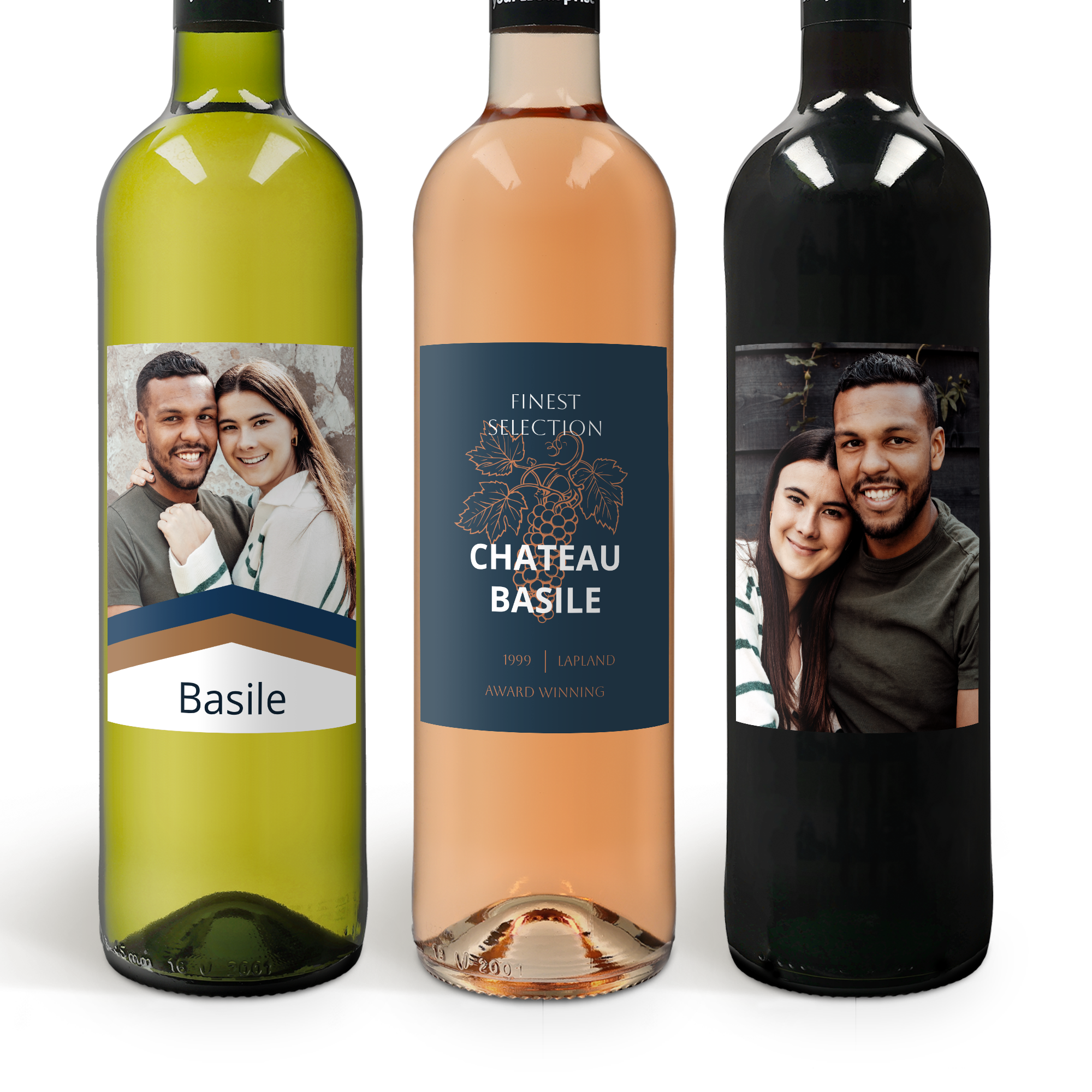 Ett vinpaket med Maison de la Surprise Merlot, Sauvignon Blanc och Syrah, med personlig etikett med foton.