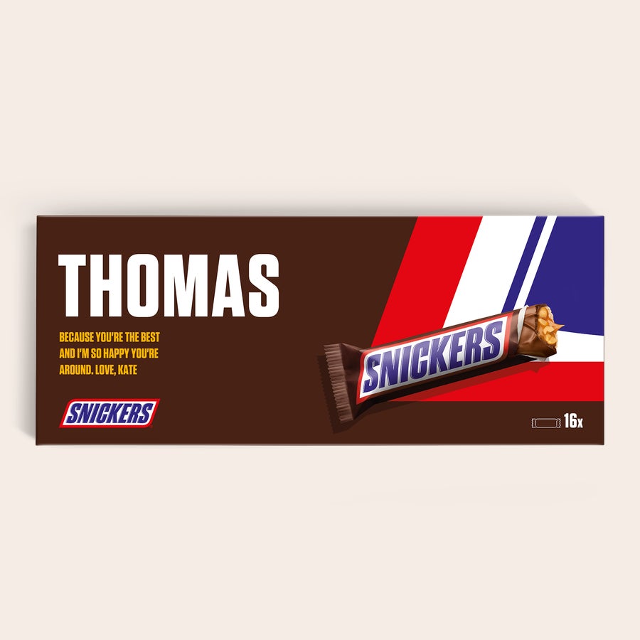 Barretta Snickers XXL personalizzata Barretta di cioccolato Snickers XXL personalizzata con il nome Thomas e un messaggio affettuoso, stampata in colori vivaci.