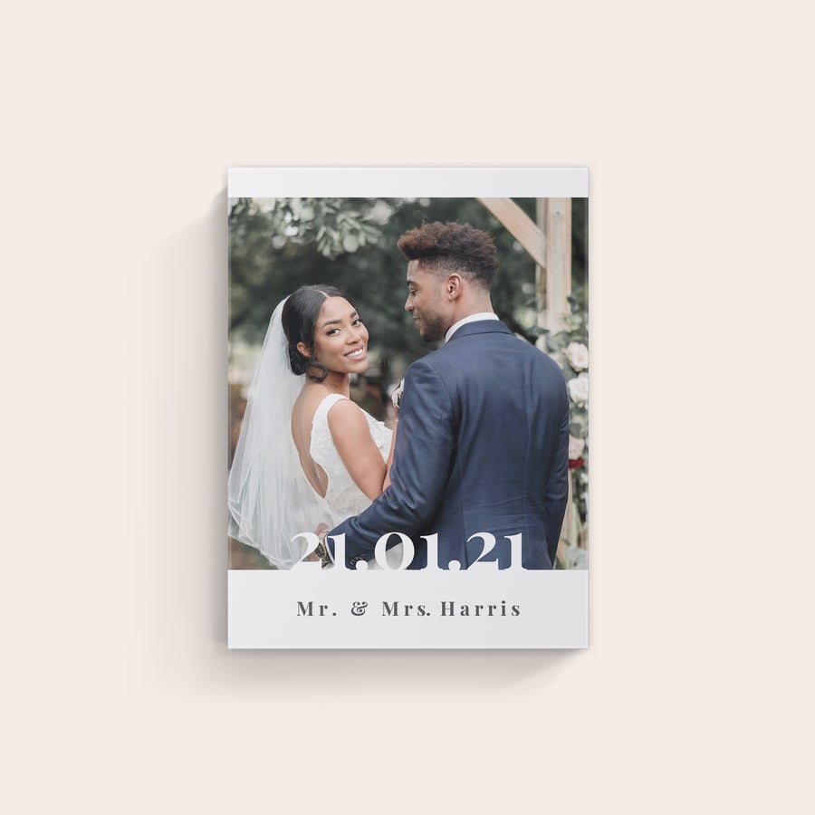 Personalised photo canvas Personalized photo canvas with a wedding photo printed with the date 21.01.21 and Mr. & Mrs. Harris.