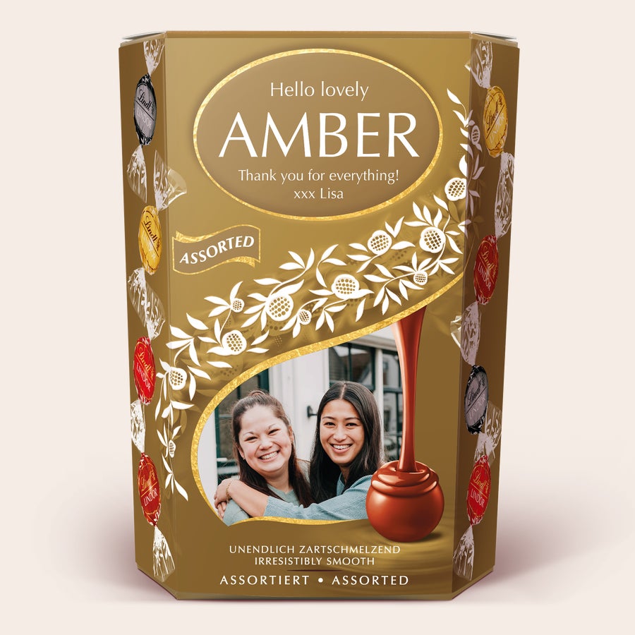 Darčeková krabička na čokoládu Lindt Personalizovaná darčeková krabička plná čokolády Lindt s potlačenou fotkou, menom Amber a textom