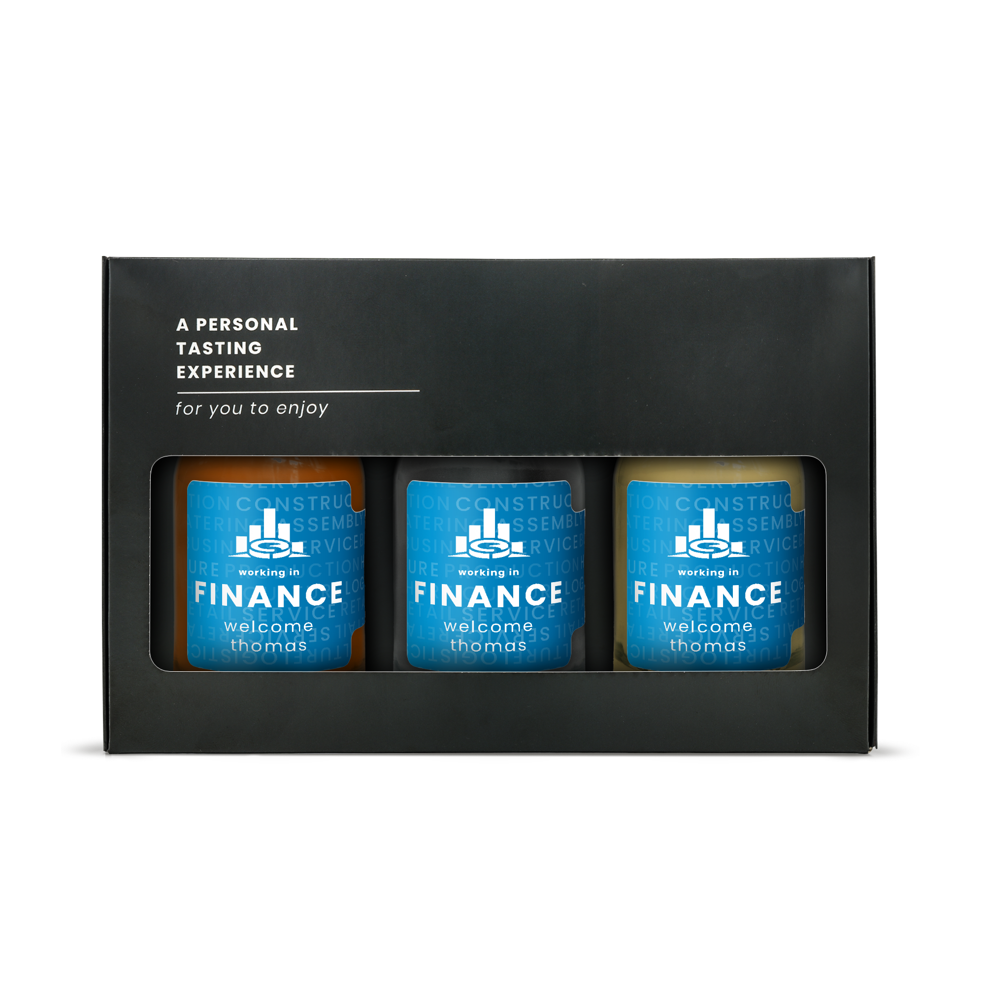 Coffret de dégustation de spiritueux en format miniature personnalisé avec des étiquettes imprimées du texte « Welcome Thomas » et « Working in Finance »