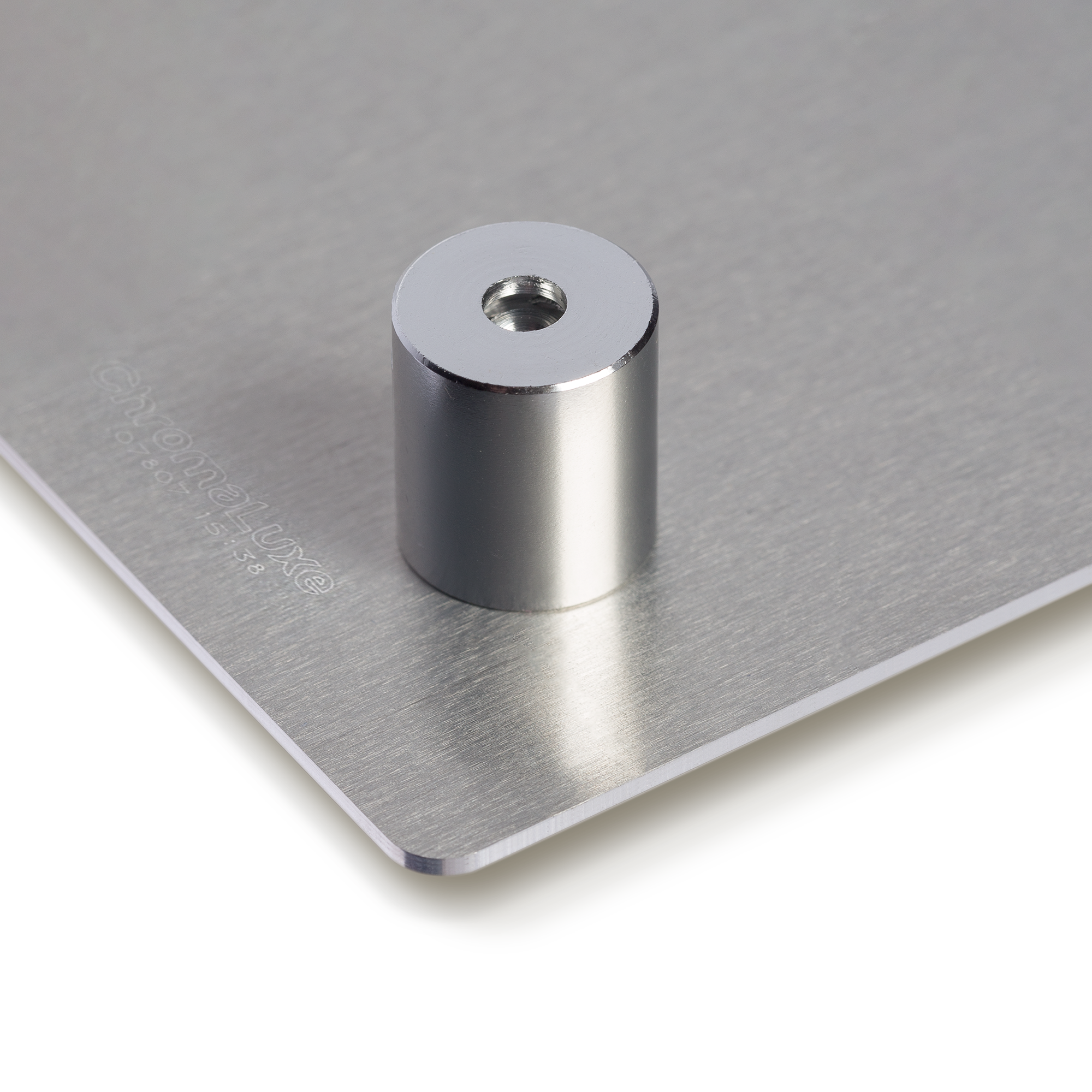 Aluminium-Türschild für eine personalisierte Gestaltung mit Namen, Foto oder Hausnummer, inklusive Befestigungselement.