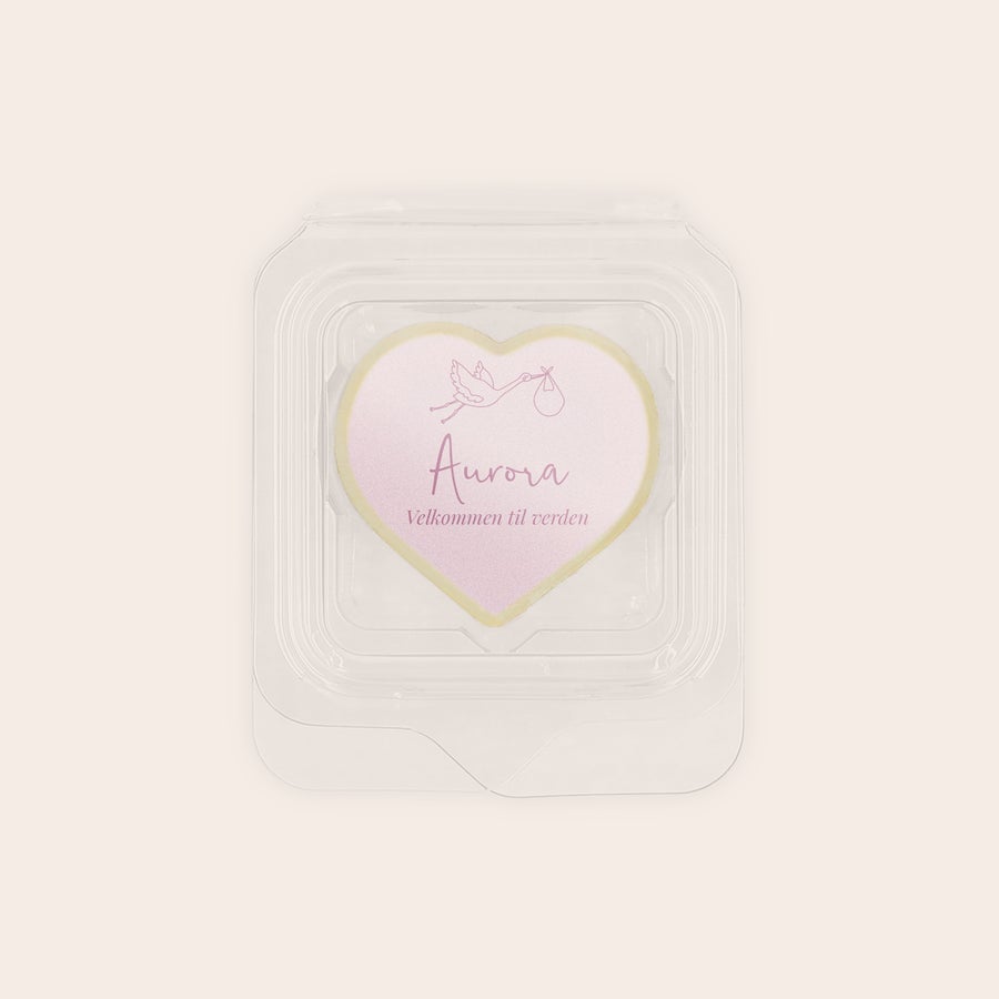 Sjokolade med foto individuelt innpakket Hjerteformet sjokolade i forpakning, trykt med navn Aurora og teksten Velkommen til verden.