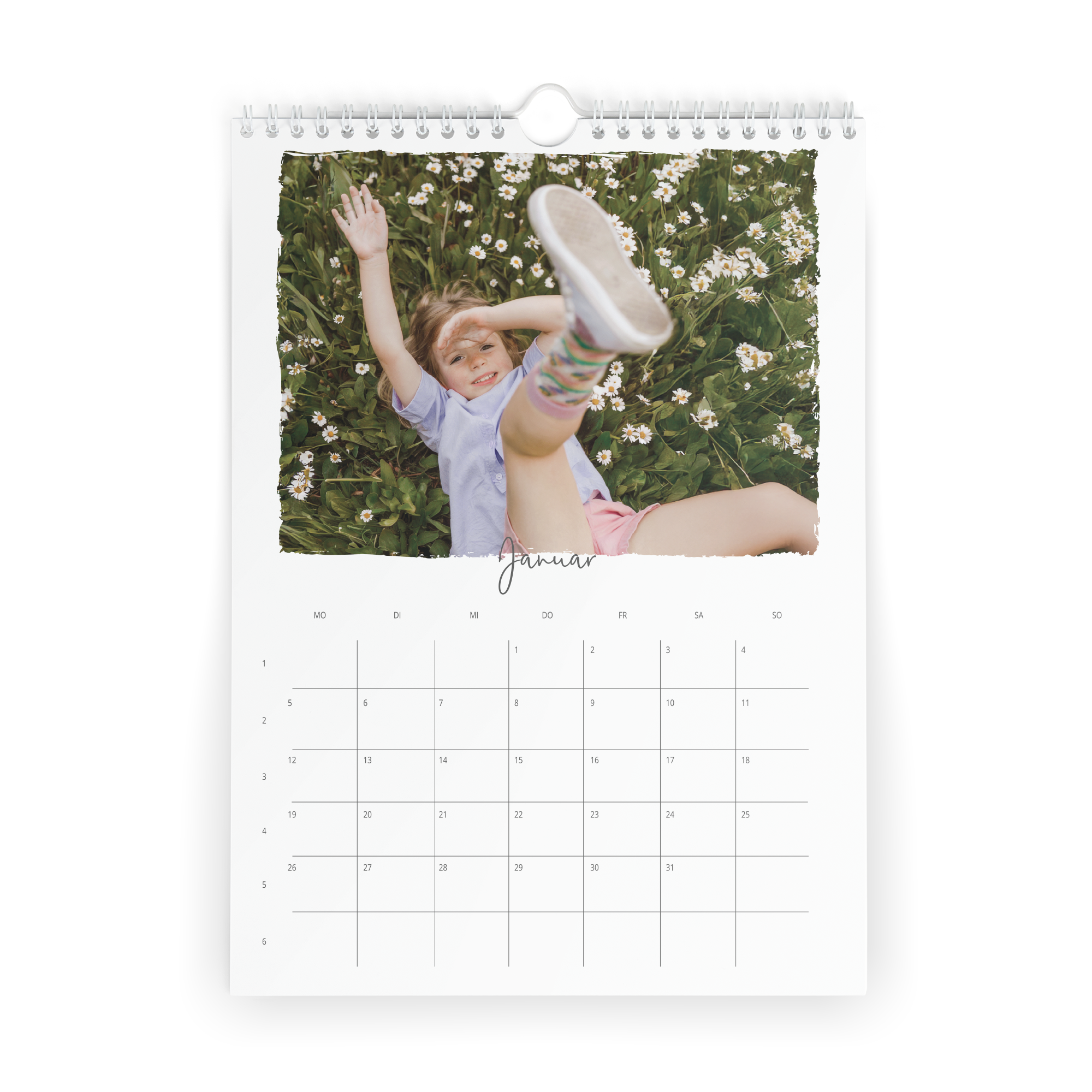 Jahreskalender 2026 mit individueller Gestaltung, bedruckt mit einem fröhlichen Mädchenfoto für Januar.