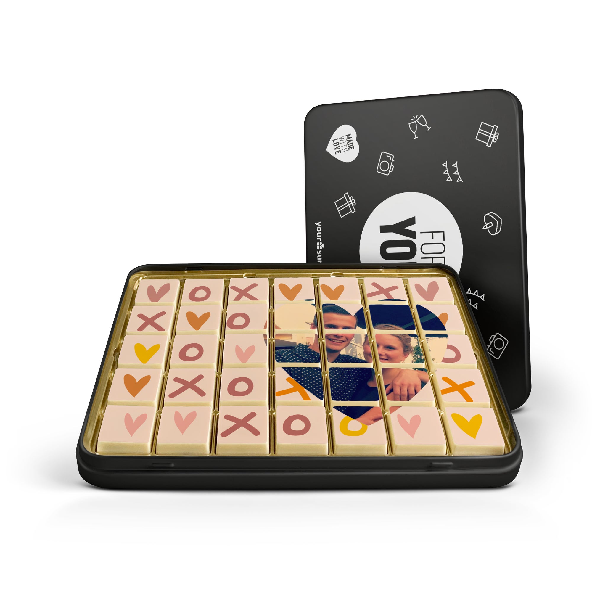 Foto op chocolade blokjes in blik Foto op chocolade blokjes in blik
