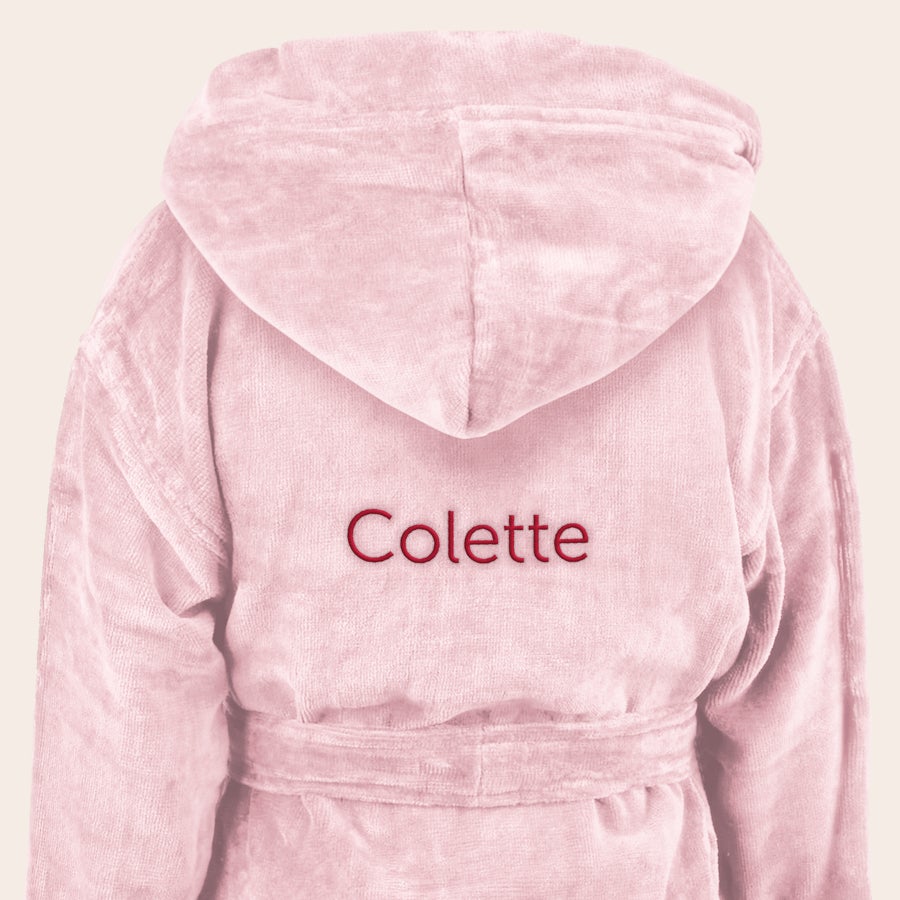 Peignoir enfant personnalisé Peignoir enfant rose personnalisé brodé du prénom Colette sur le dos, un cadeau super doux pour votre enfant.