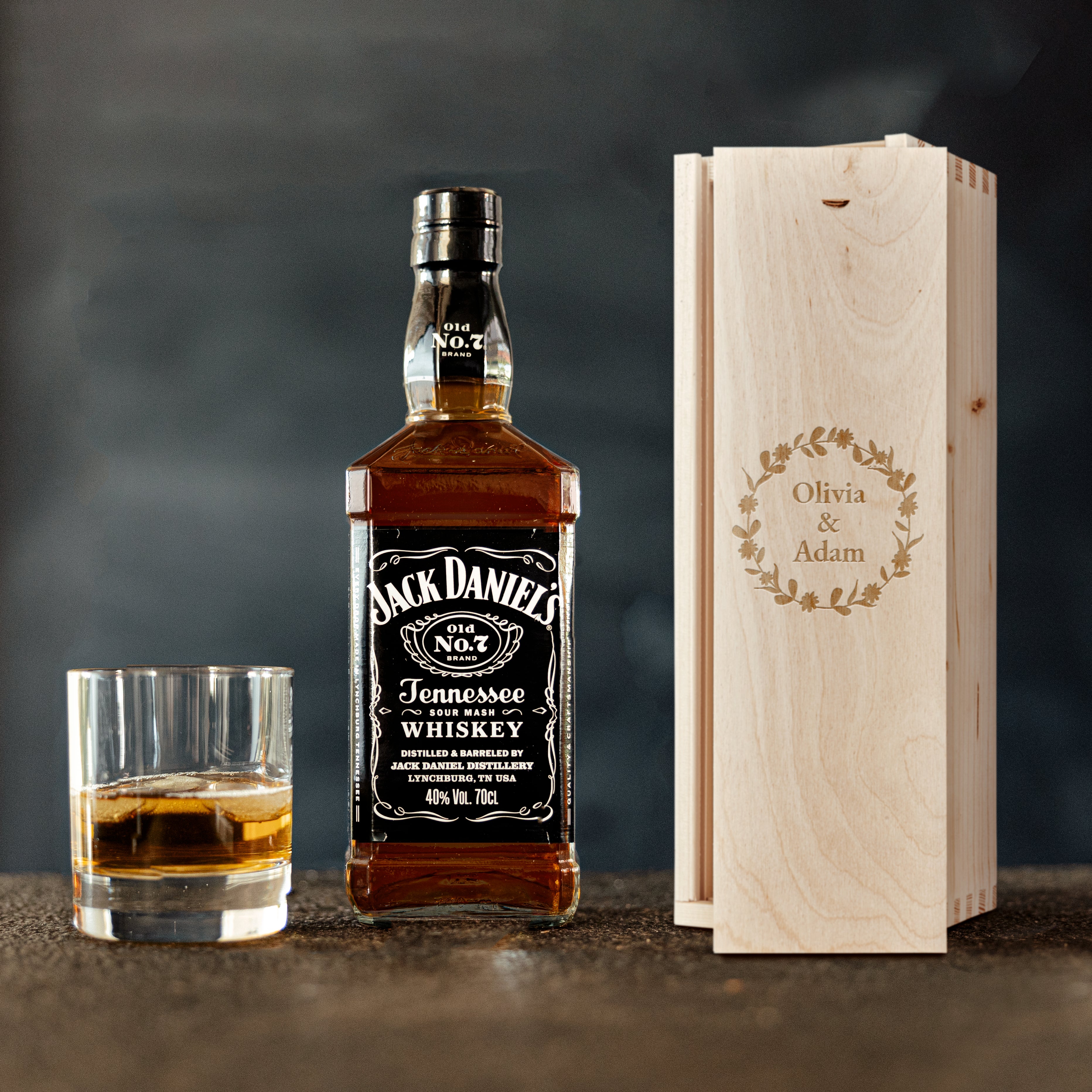 Whiskey in gegraveerde kist - Jack Daniels