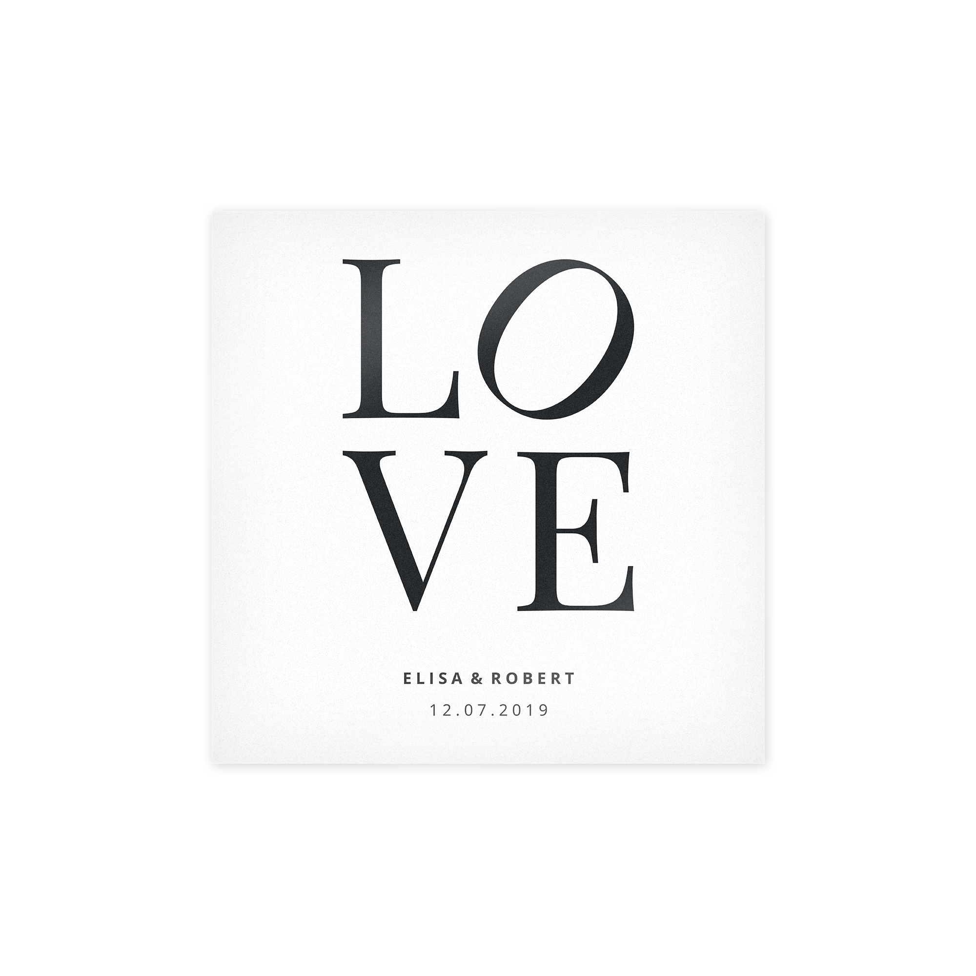 Zwart-witte foto op forex gedrukt met de tekst 'LOVE' en namen 'ELISA & ROBERT' en datum '12.07.2019'