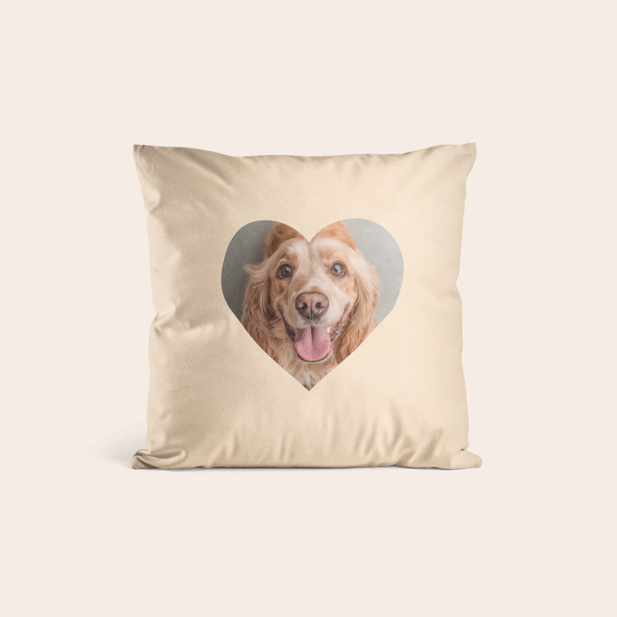 Coussin personnalisé photo Housse de coussin personnalisée beige imprimée avec une photo de chien souriant dans un cœur