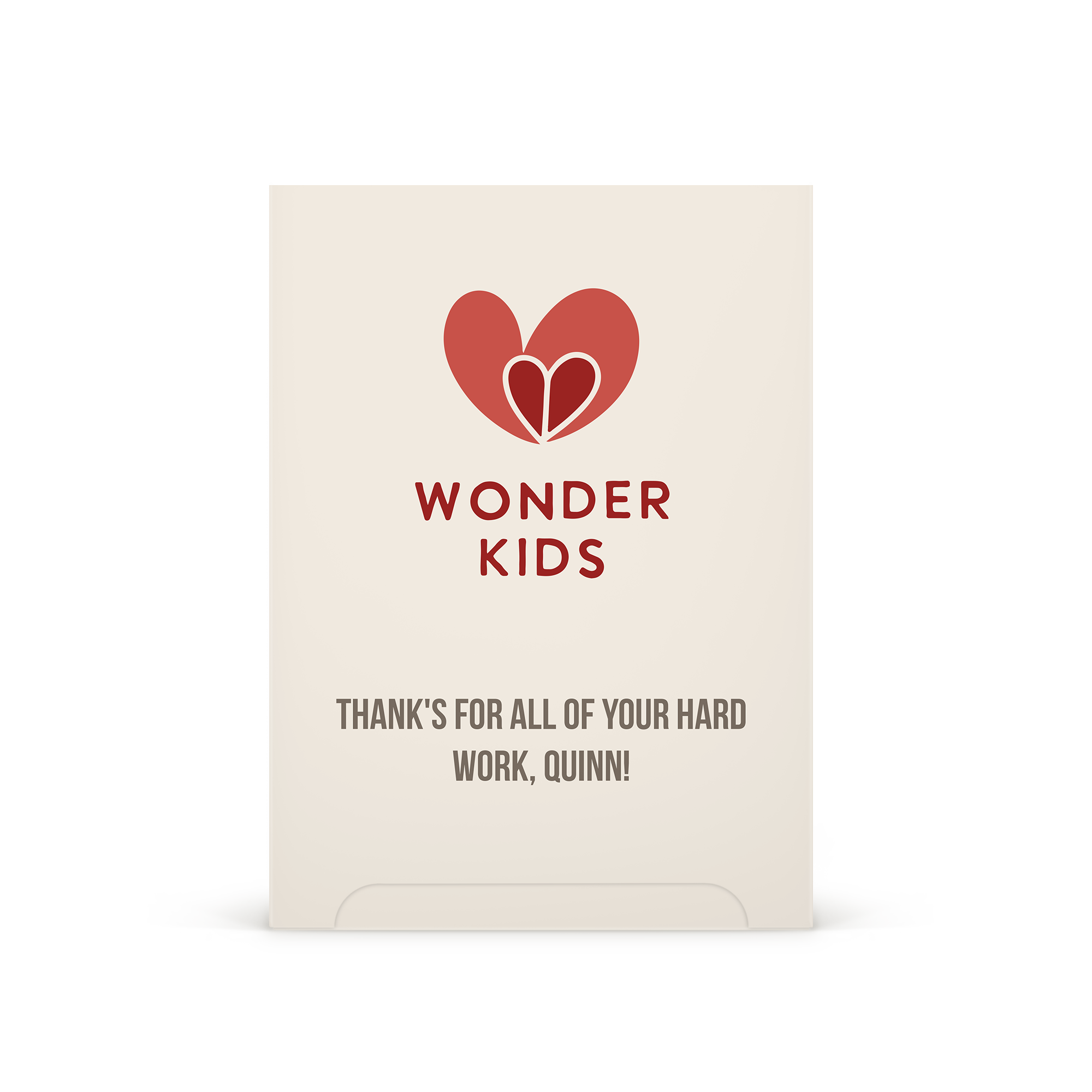 Cutie cadou wellness personalizată, imprimată cu inimioare roșii, textul Wonder Kids și mesajul Thank's for all of your hard work, Quinn!
