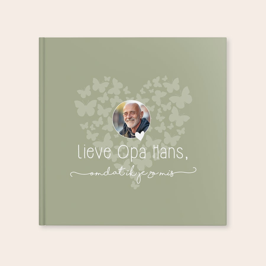 Boek "Lieve Opa, omdat ik je zo mis" met naam Gepersonaliseerd boek - Lieve Opa, omdat ik je zo mis - Hardcover met eigen foto en tekst bedrukt.