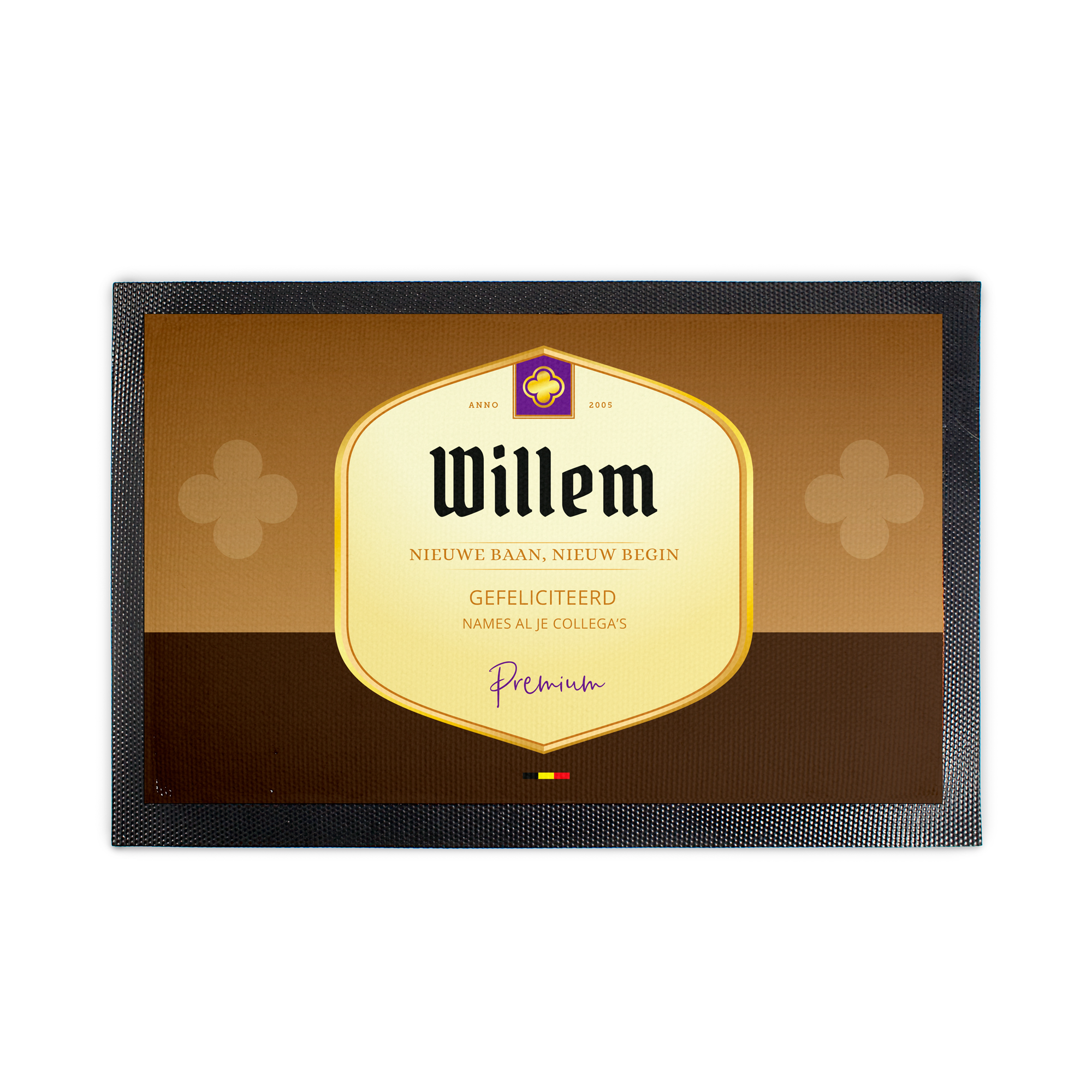 Bruine barmat bedrukt met een geel bierlabel voor 'Willem', inclusief de tekst 'Nieuwe Baan, Nieuw Begin' en 'Gefeliciteerd namens al je collega's'.