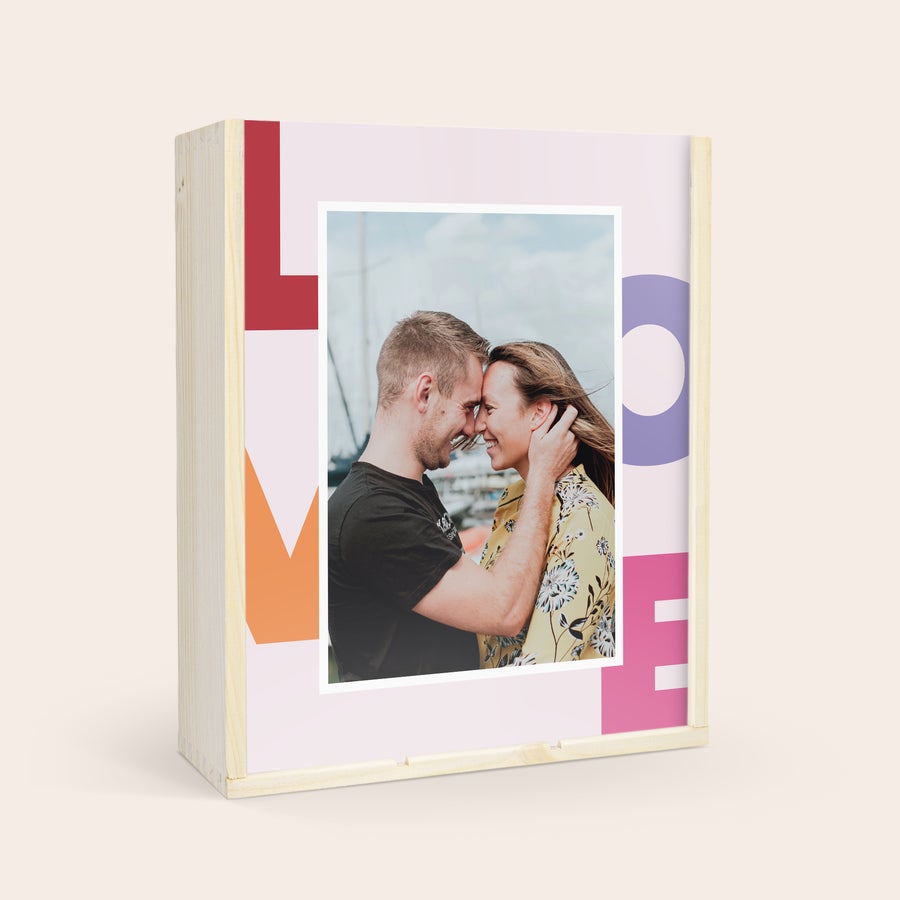 Belvy vinpaket present Unikt vinpaket med vitt rött och rosé vin från Belvy i en personlig trälåda med eget foto