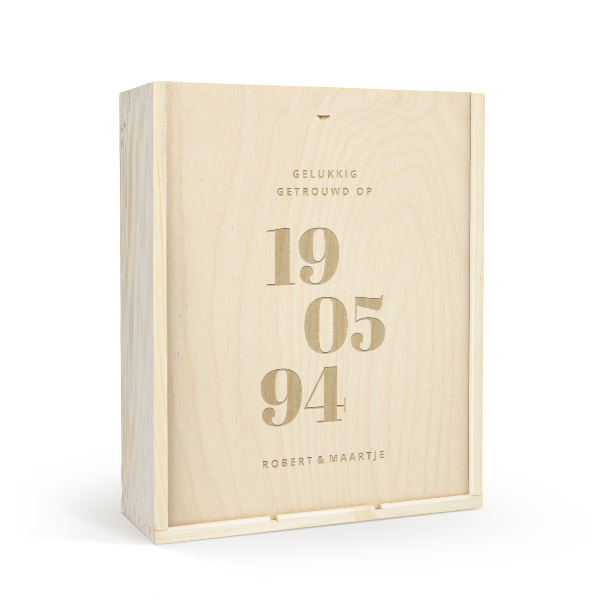 Luxe champagnepakket met gegraveerde deksel, inclusief trouwdatum 19-05-94 en namen Robert & Maartje.
