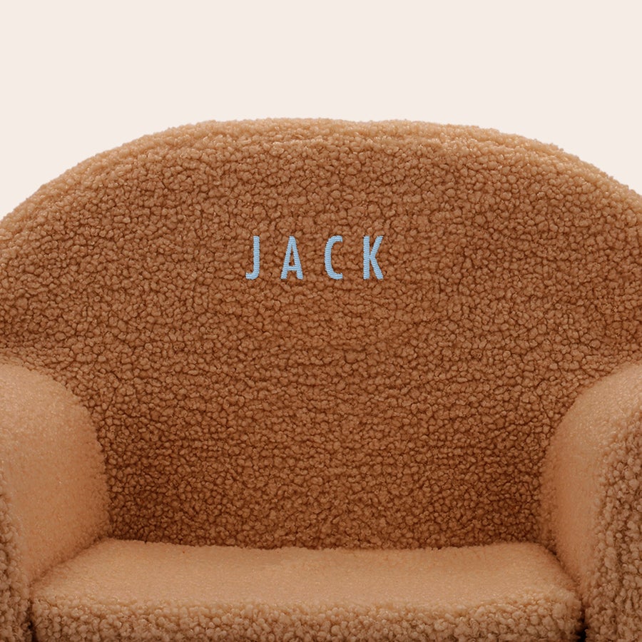 Lasten nalle tuoli Henkilökohtainen lasten nalletuoli, ruskea pehmoinen istuin kirjotulla nimellä JACK
