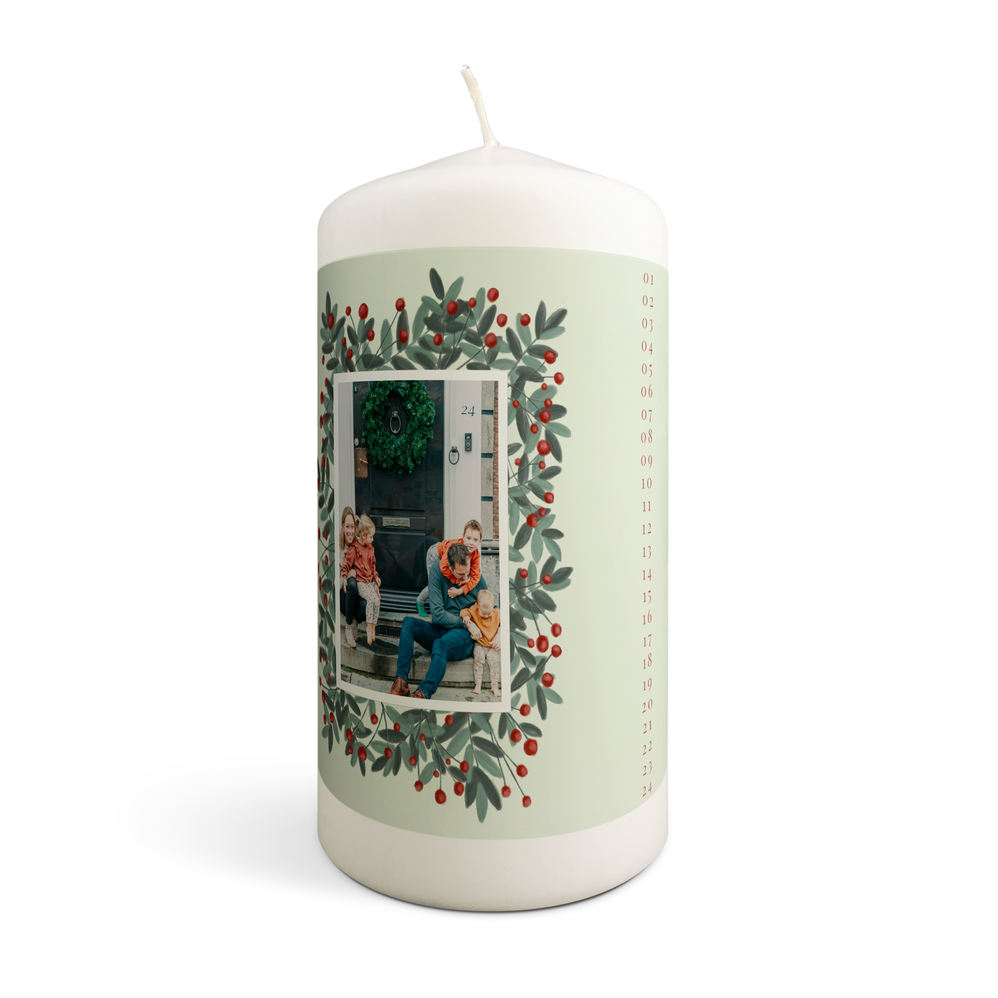 Vela personalizada de Adviento con foto de familia, diseño floral y números del 1 al 24 para la cuenta atrás de Navidad.
