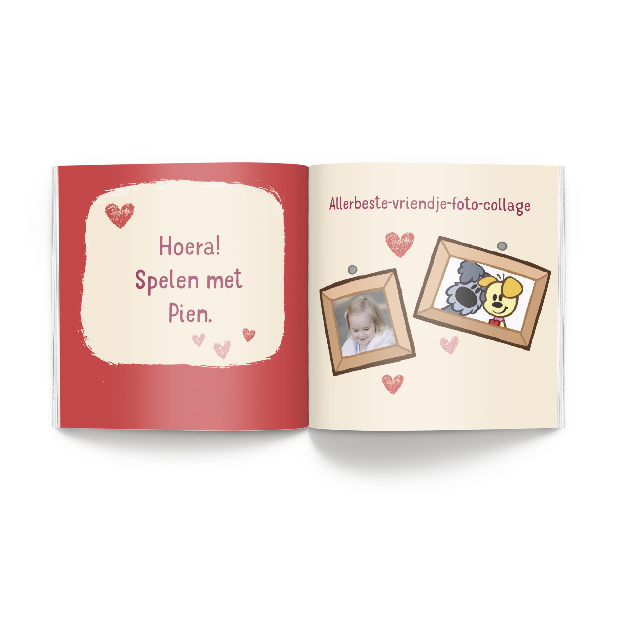 Open boek met naam en foto van Woezel & Pip Spelen met jou (Softcover). Gepersonaliseerde pagina toont tekst Hoera Spelen met Pien en een fotocollage.