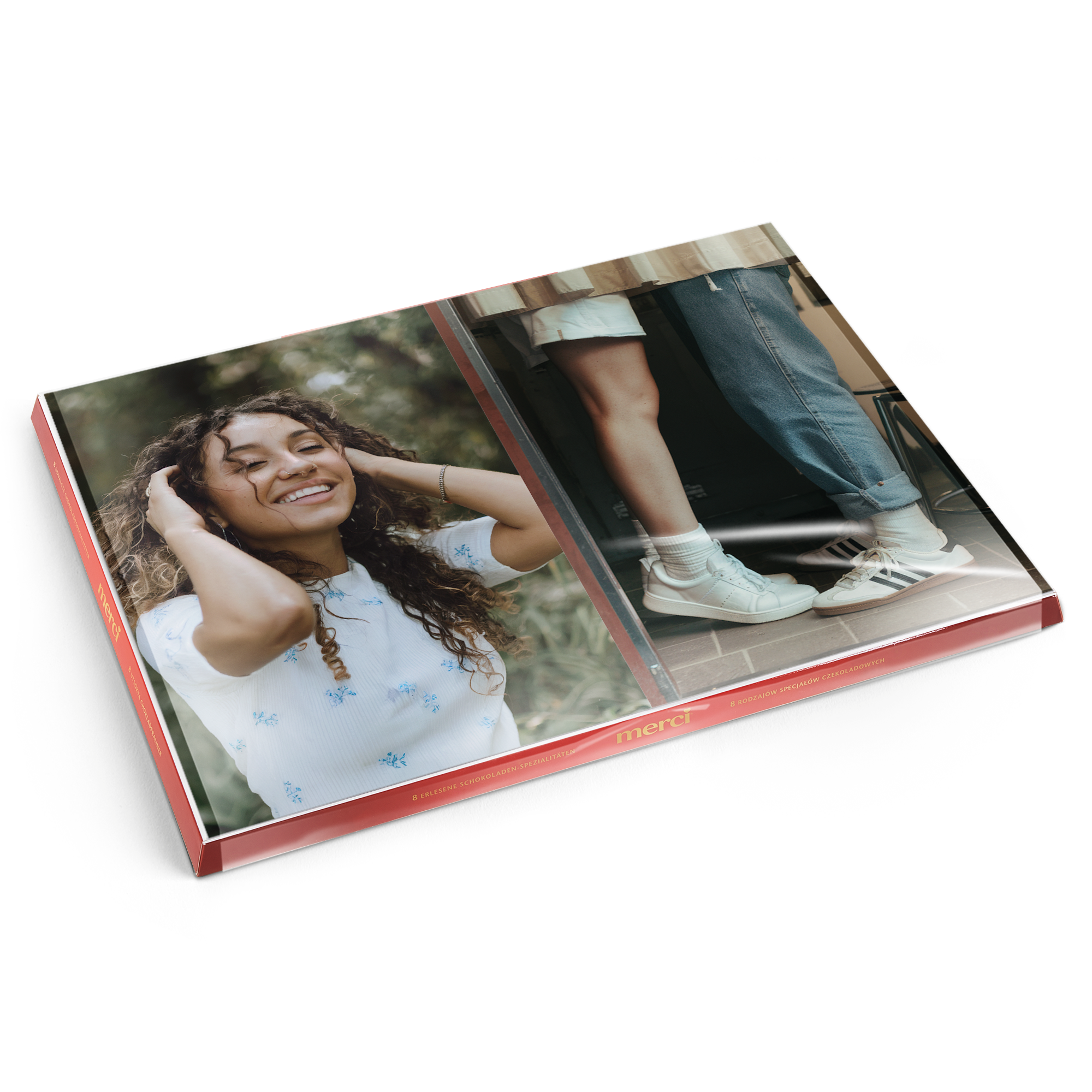 Merci Schokolade mit personalisierter Karte, auf der zwei Fotos und der Schriftzug merci zu sehen sind