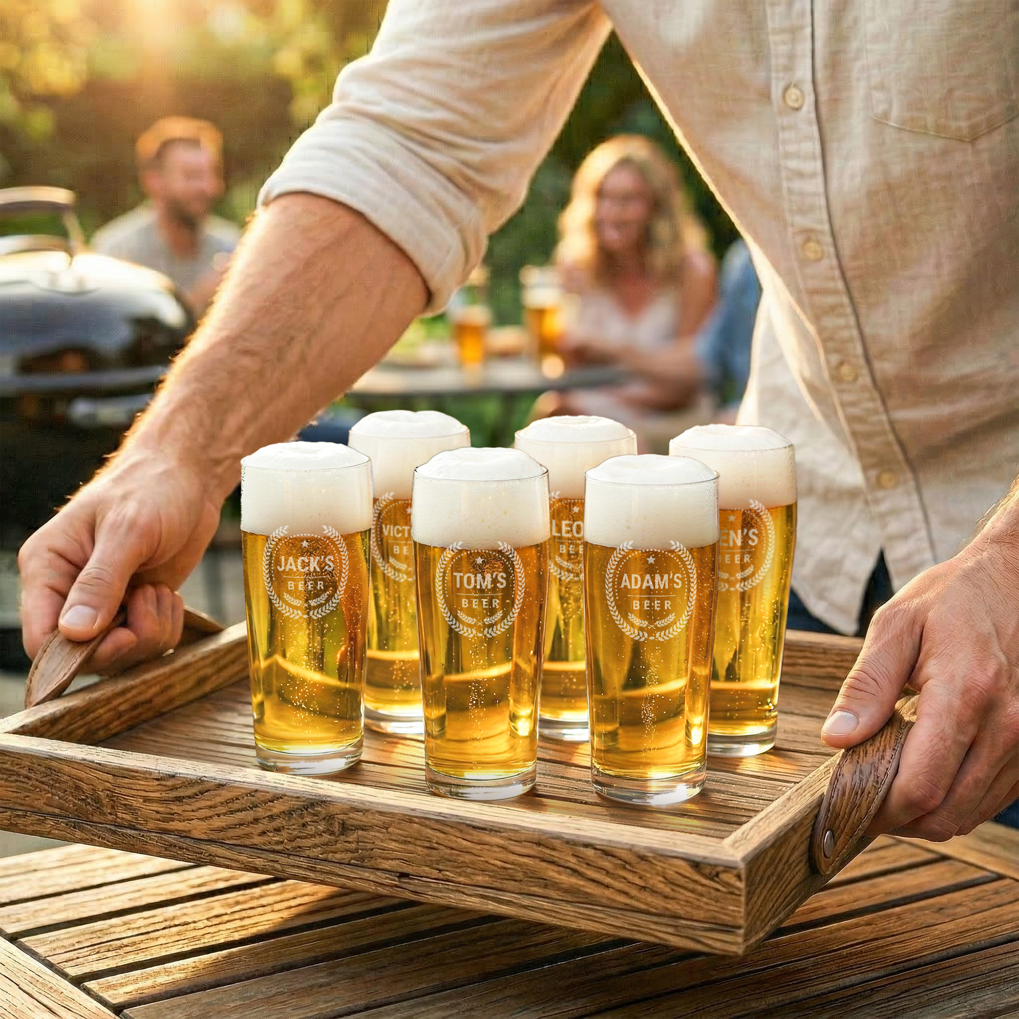 Graviertes Mini-Bierglas 6 Stück mit individuellen Namen wie Jack Tom und Adam, personalisiert für ein einzigartiges Geschenk.
