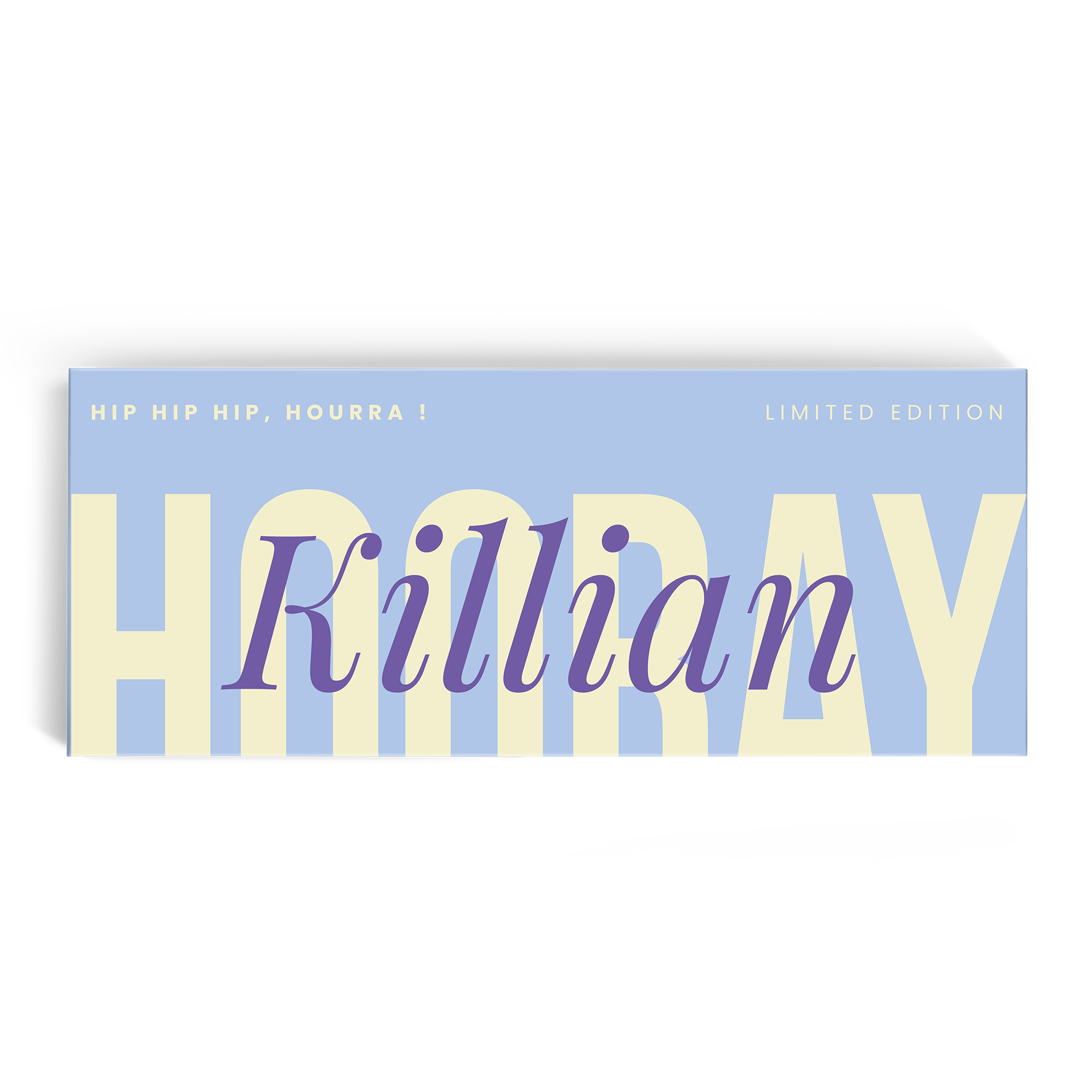 Barre de chocolat géante personnalisée Ritter Sport - 8 pièces avec un prénom imprimé sur un emballage bleu clair et jaune, motif HOORAY et le texte HIP HIP HIP, HOURRA !