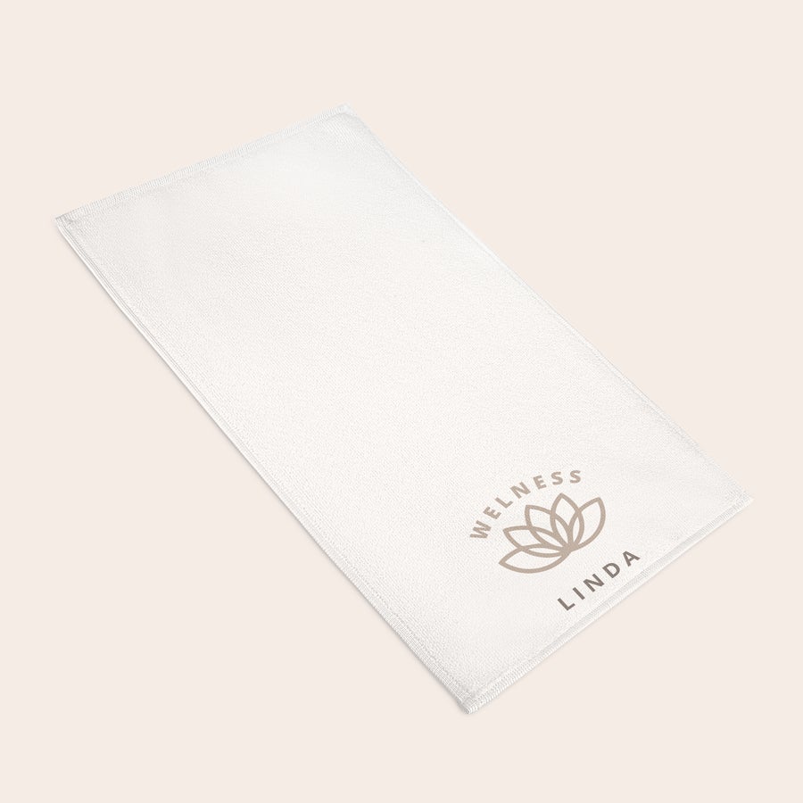 Prosop personalizat Prosop personalizat alb, imprimat cu logo maro lotus si textul Wellness Linda