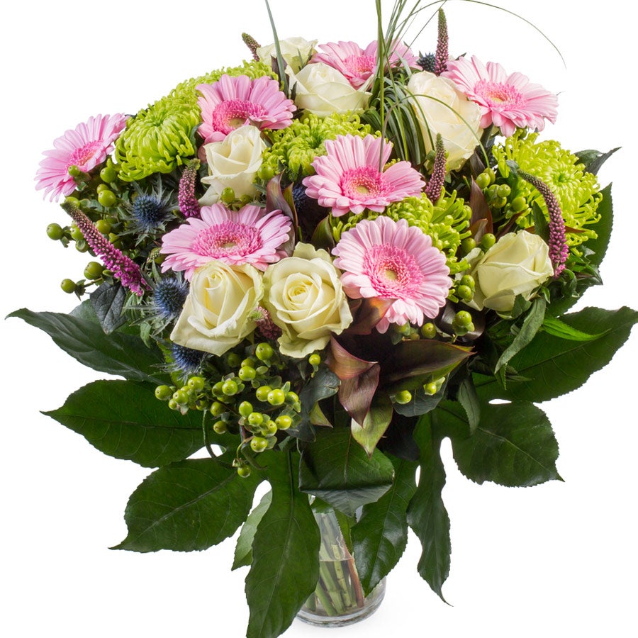 Kleurenrijk Bloemen Kerstboeket Groot met roze gerbera’s en witte rozen. Dit boeket is personaliseerbaar met een kaartje.