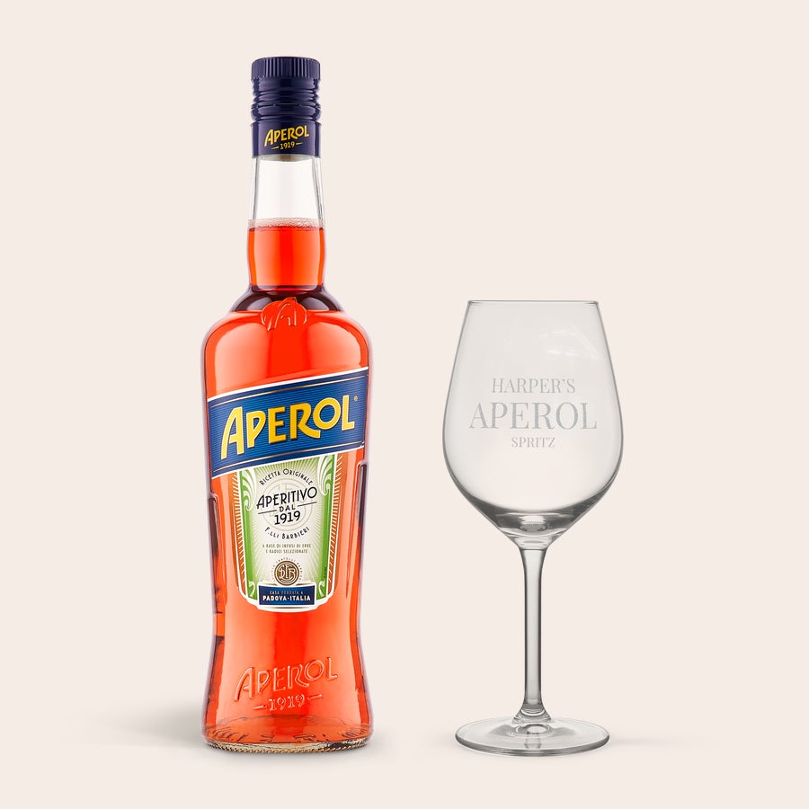 Aperol Spritz w prezencie Zaskocz ich spersonalizowanym prezentem Aperol Spritz butelka 700 ml i grawerowany kieliszek z imieniem